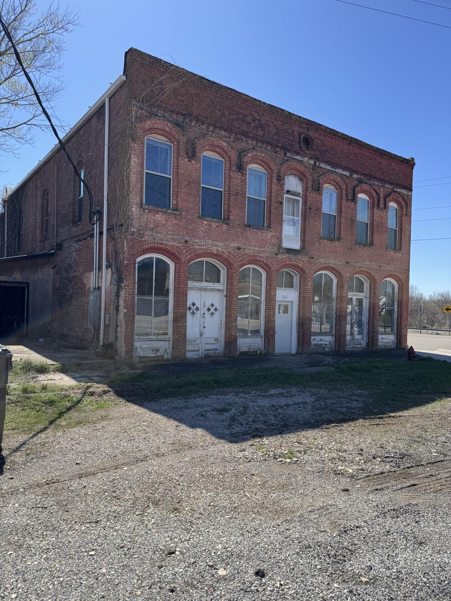7637 North Street — photo