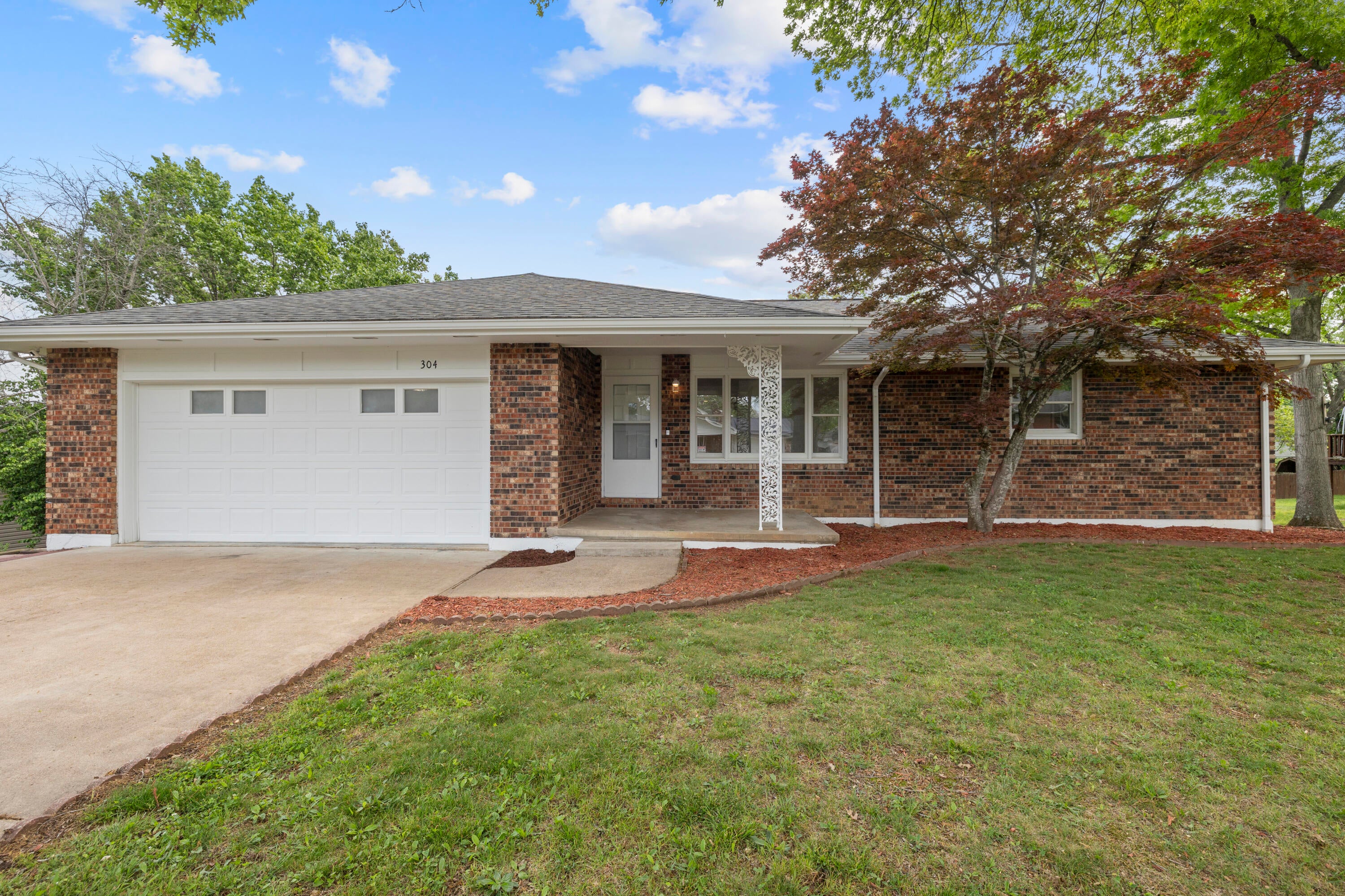 304 Greenbrier Lane — photo