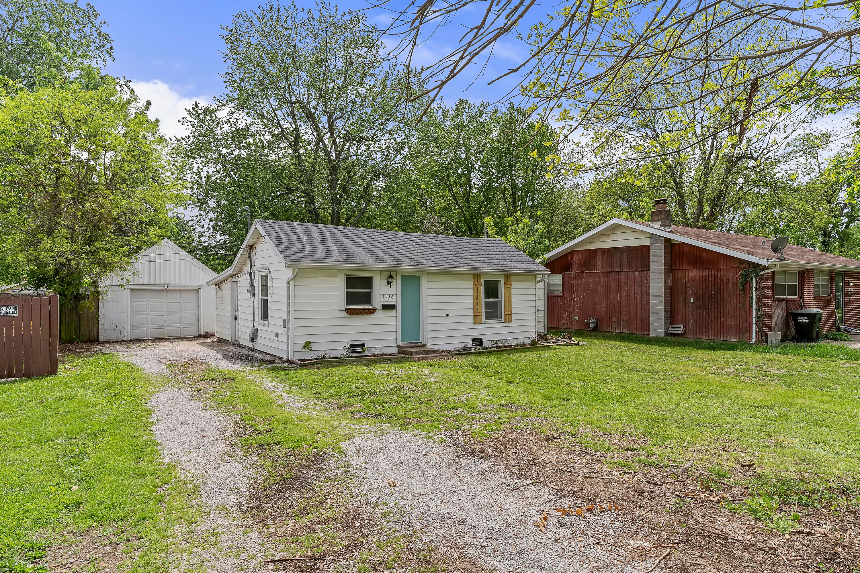 1536 E Whiteside Street — photo