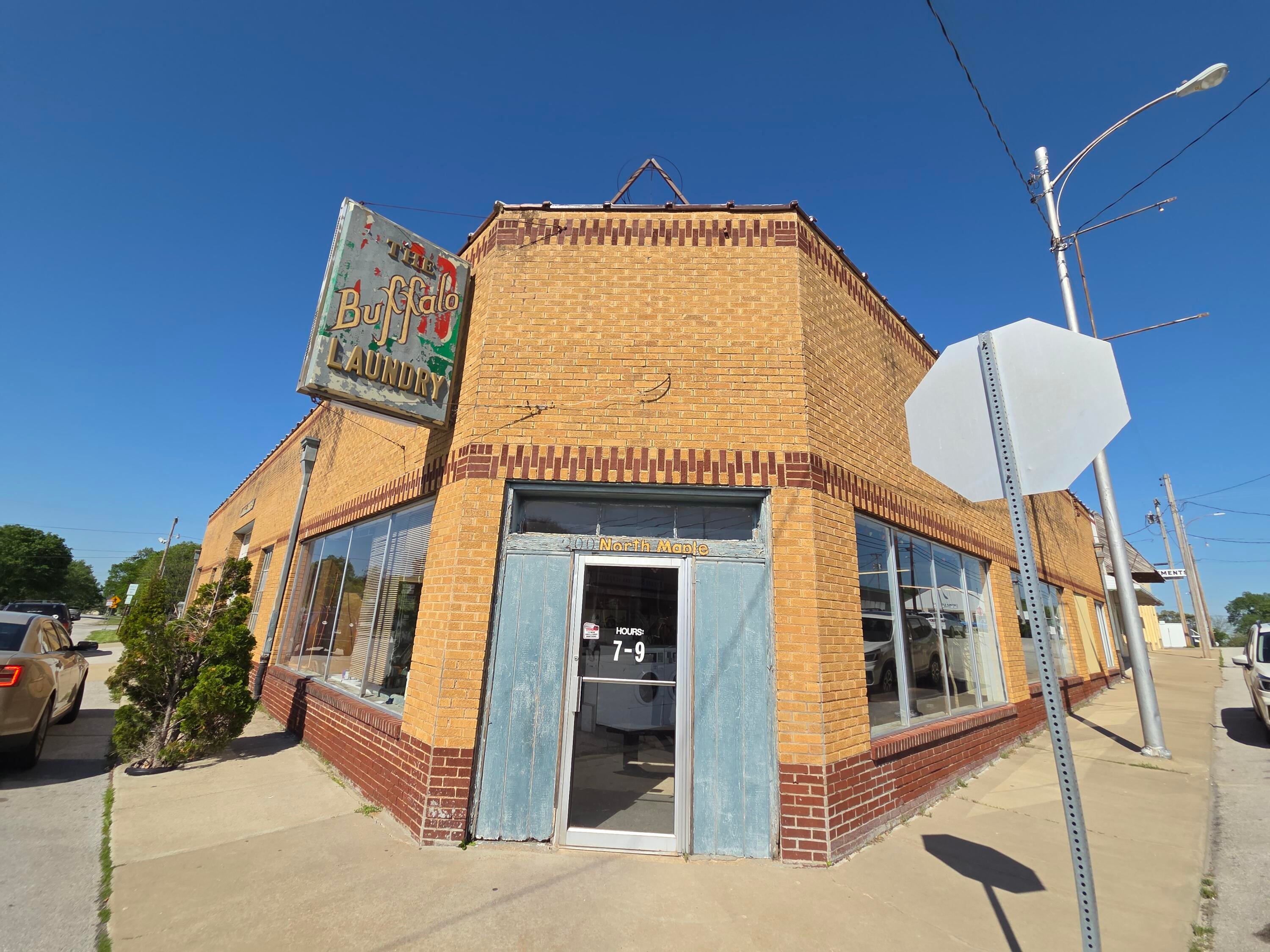 200 N Maple Street — photo