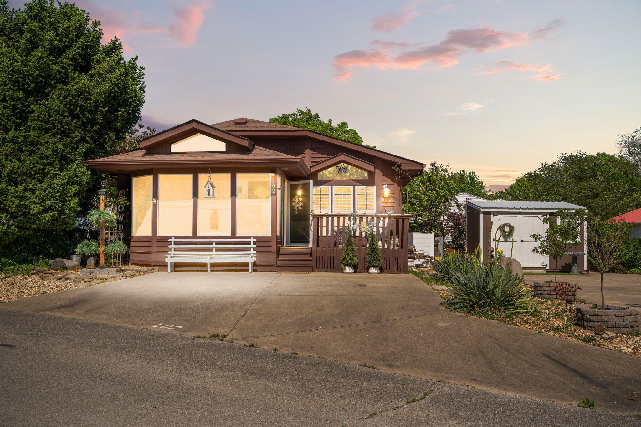 102 Shady Oak Circle — photo