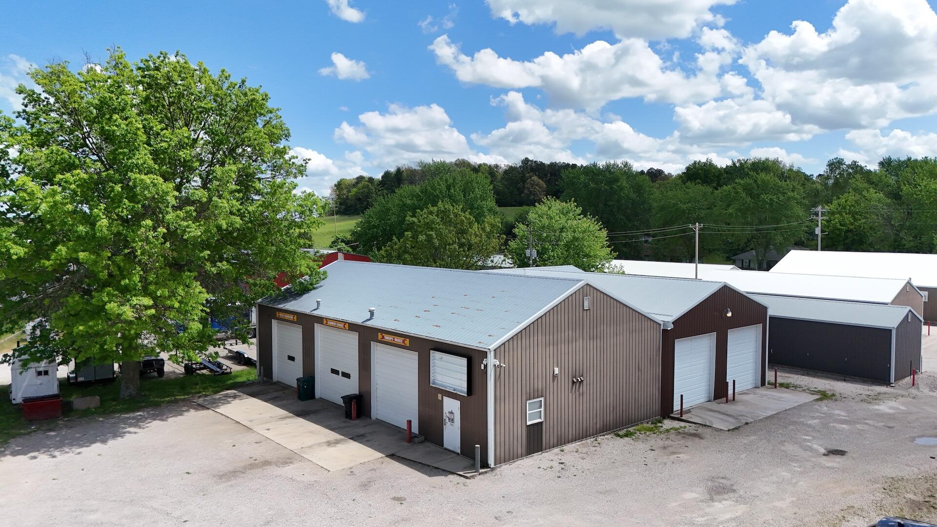 828 Commercial Street — photo