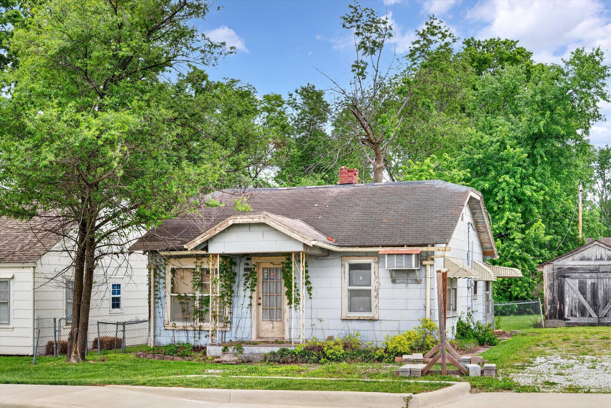 212 W Mount Vernon Street — photo