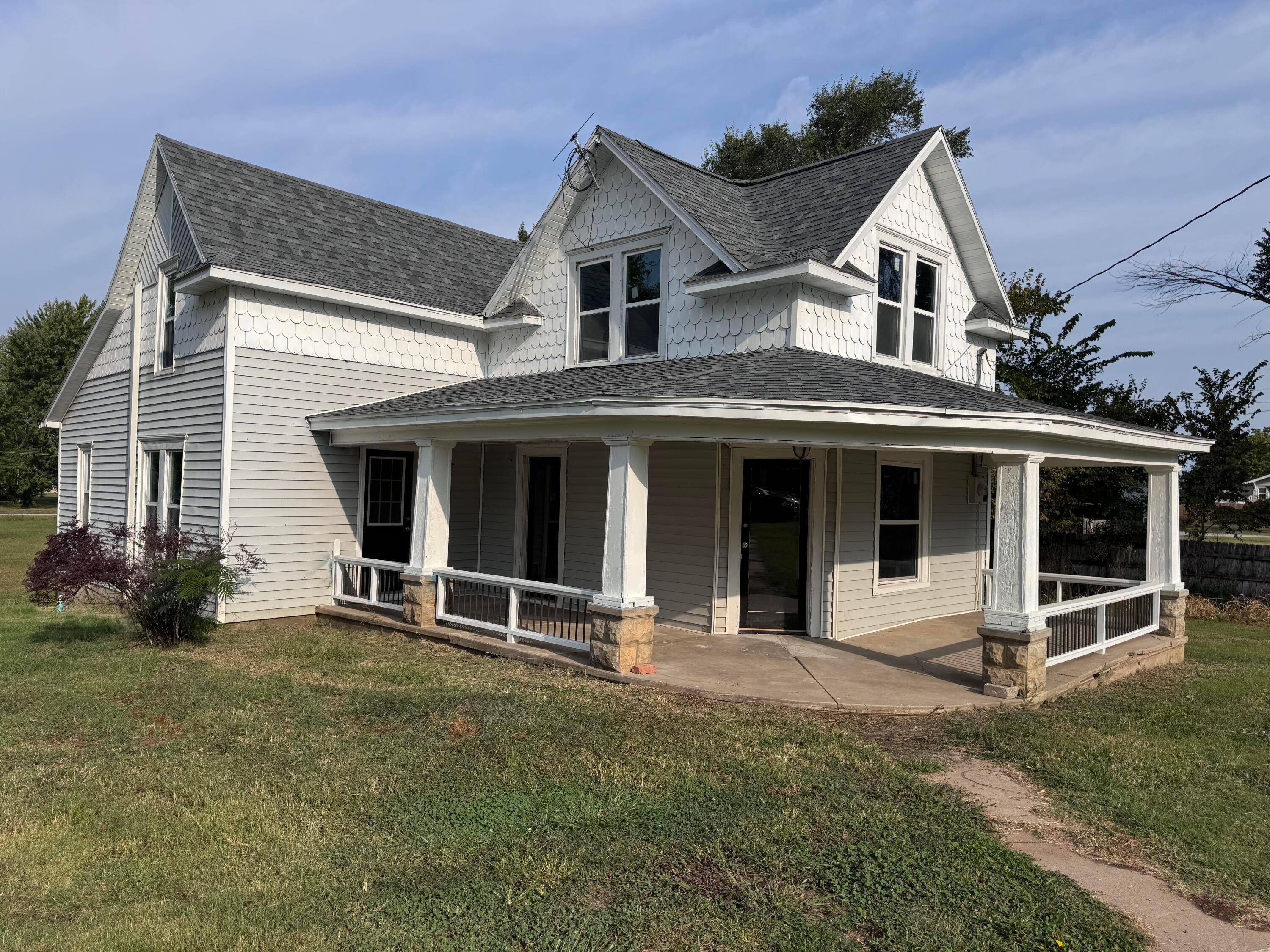 22488 Main Street — photo