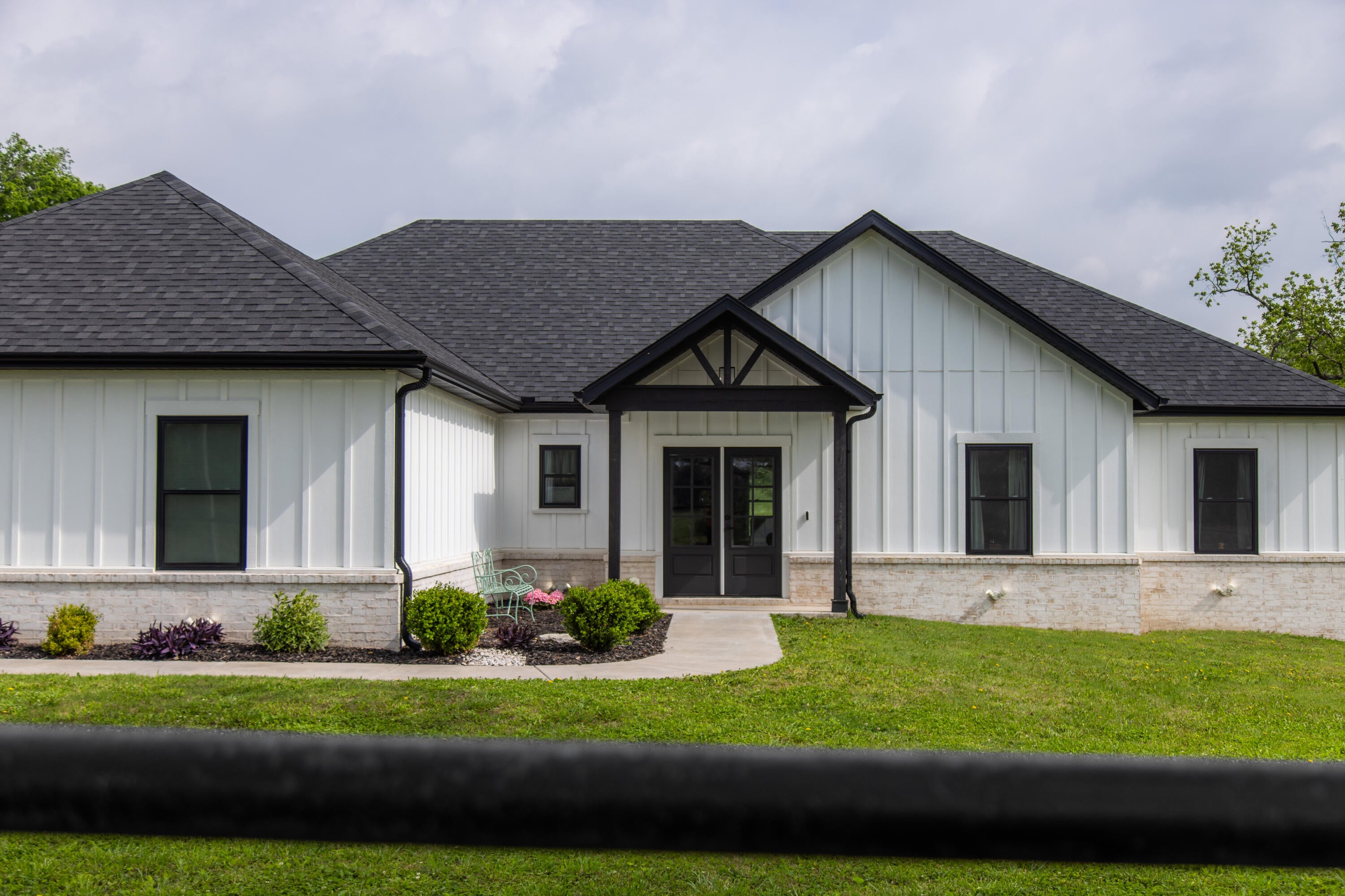 1213 W Pineville Road — photo