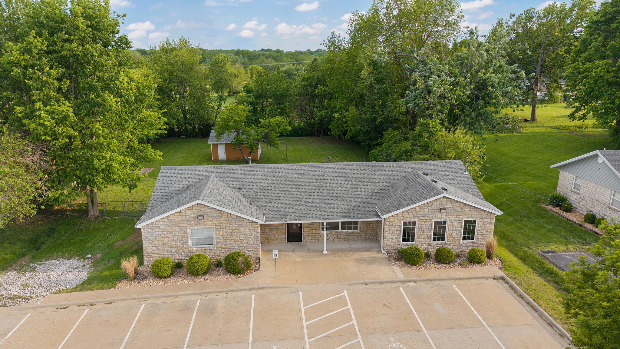 1024 W Battlefield Road — photo