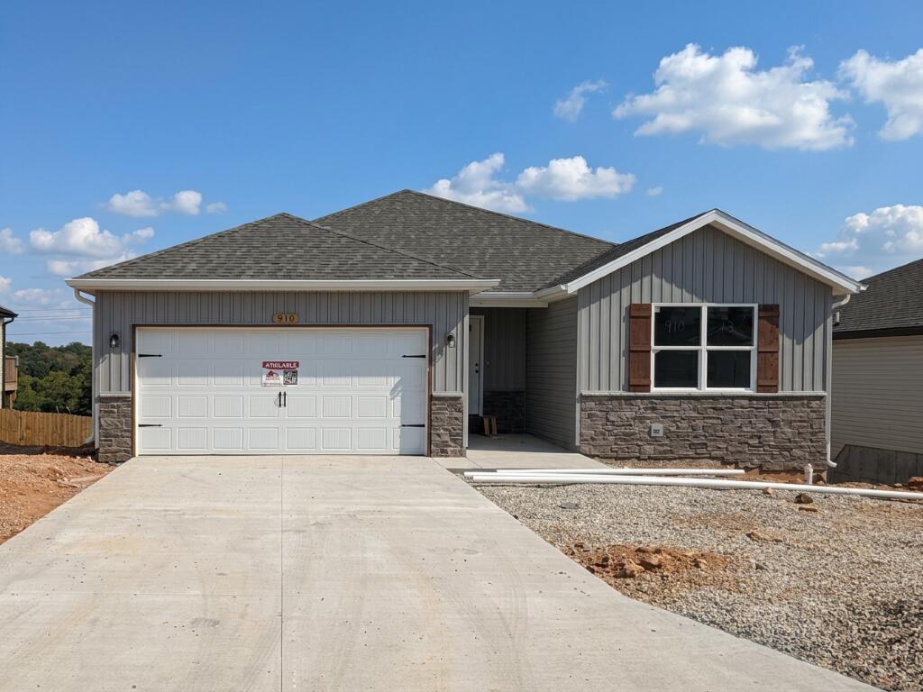 910 Shorthorn Lane — photo