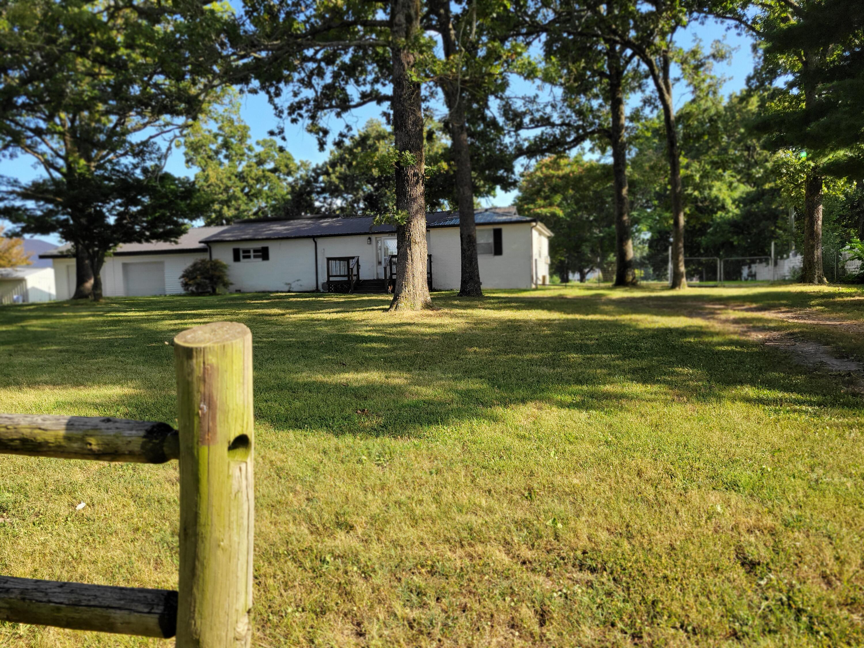 17909 Locust Road — photo