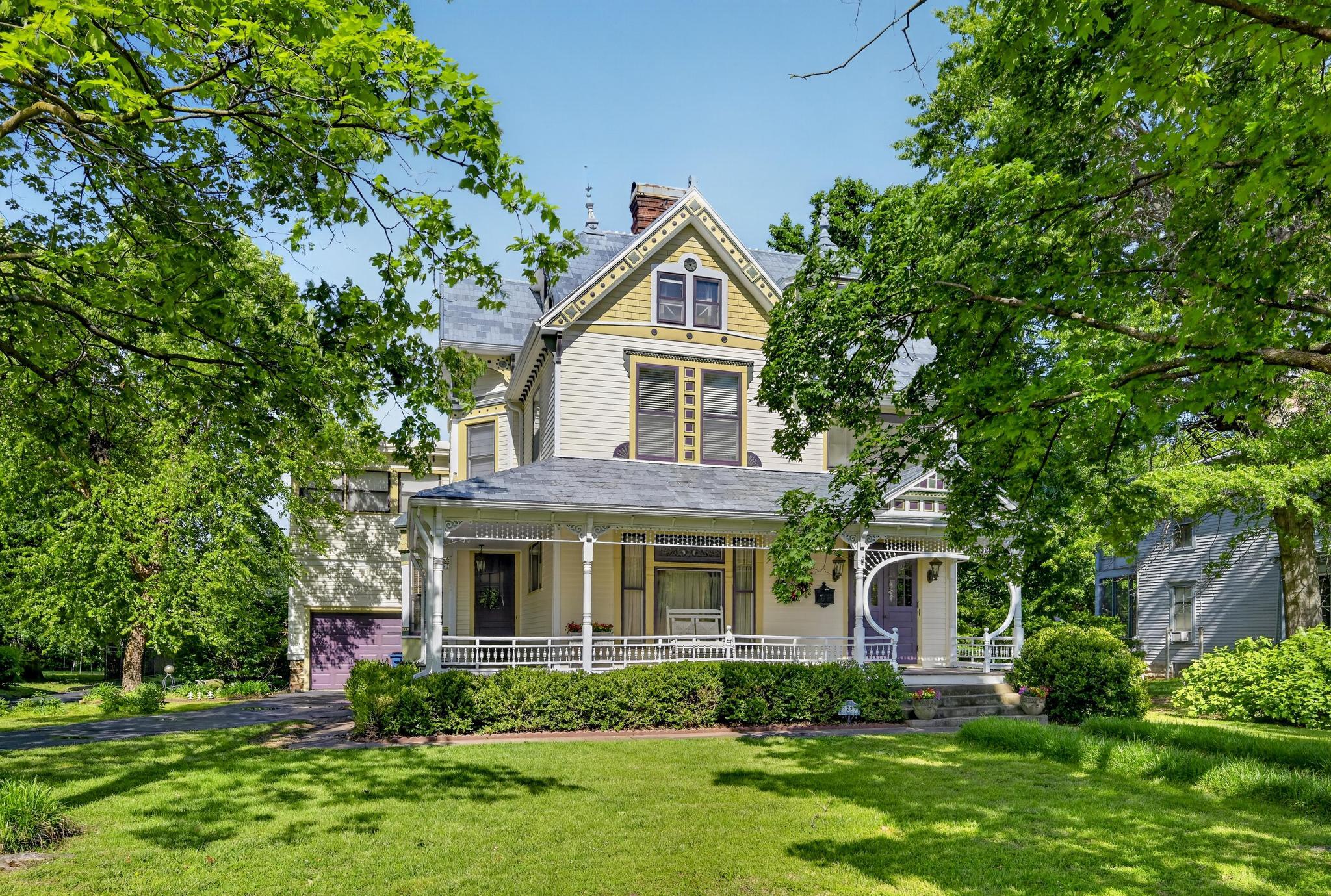 1327 S Main Street — photo