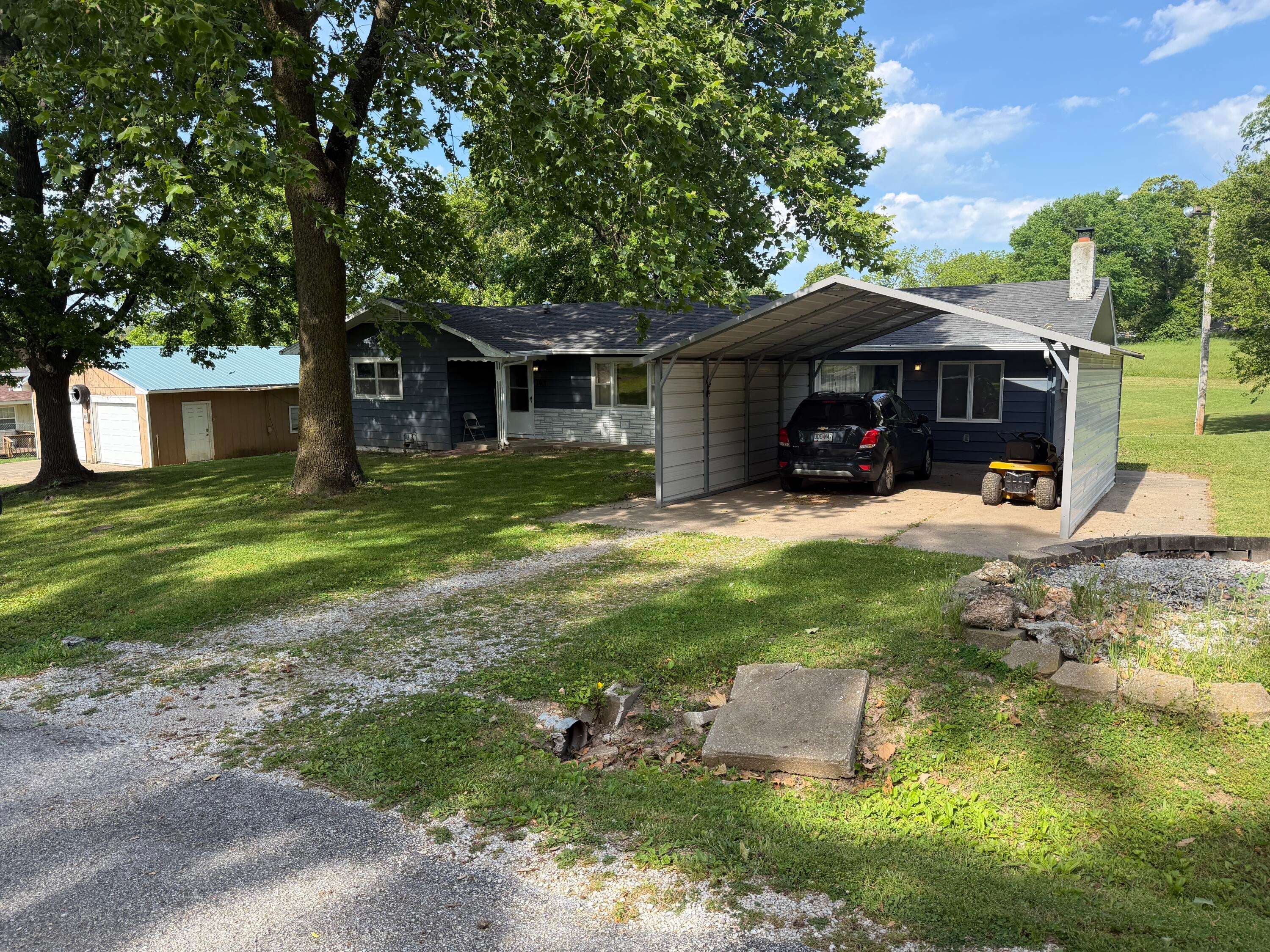 105 Walker Court — photo