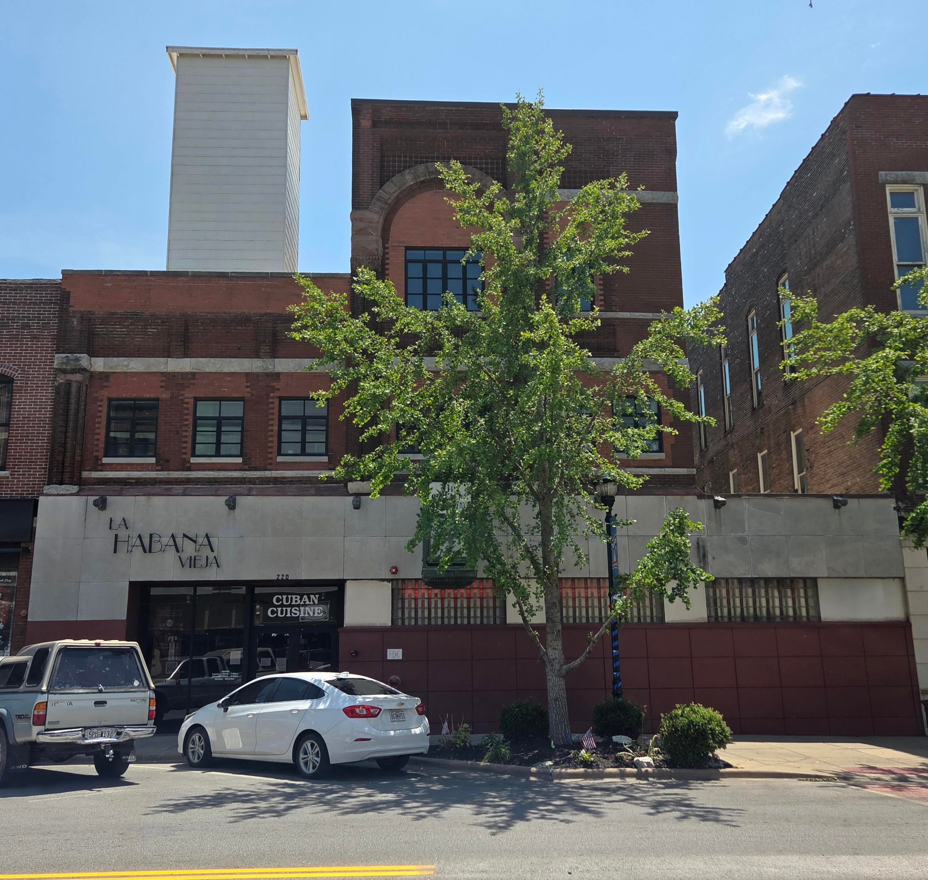 220 E Commercial Street — photo