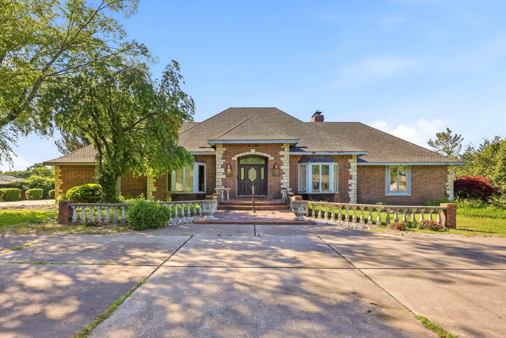 2552 S Skyline Drive — photo
