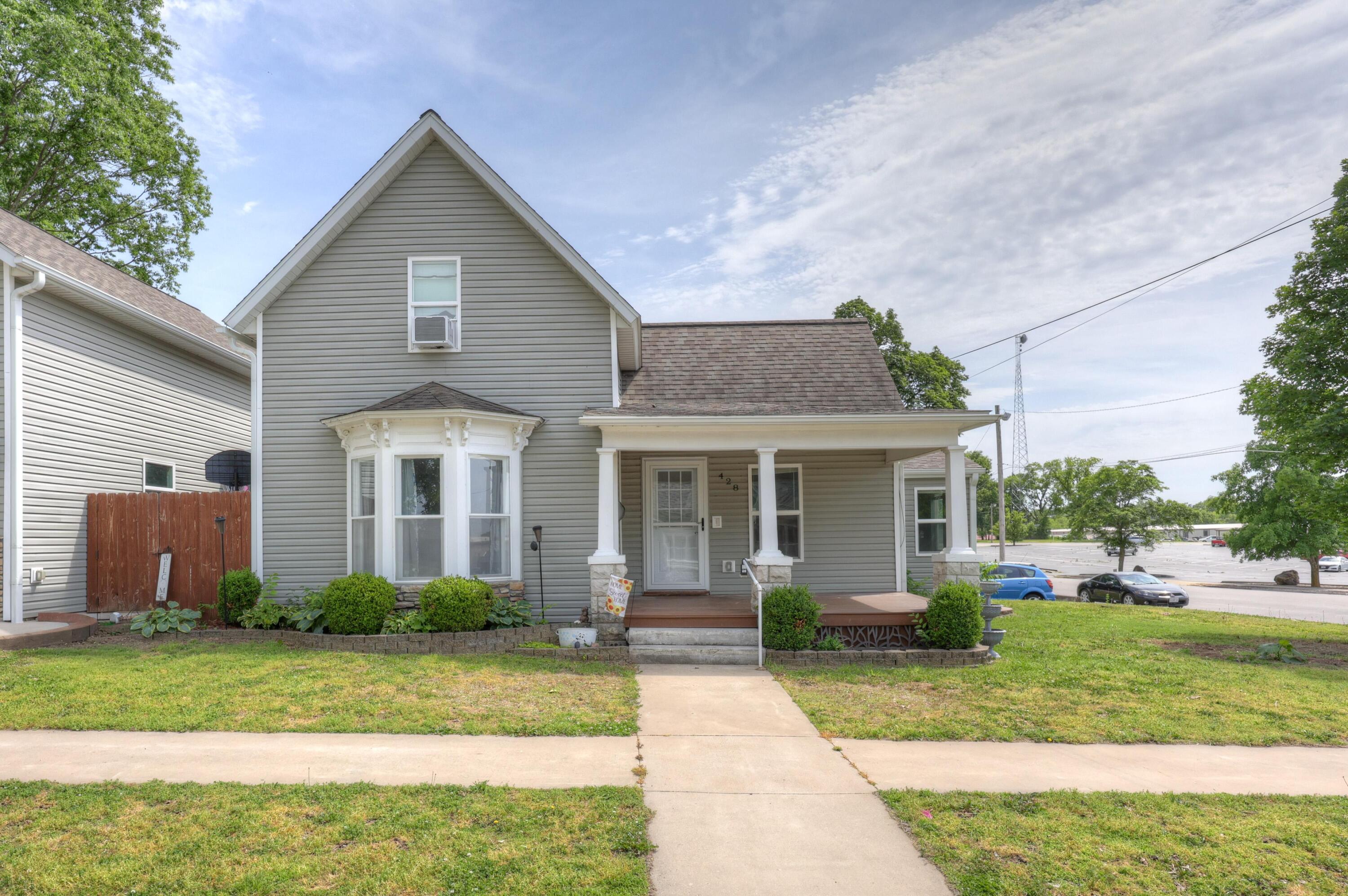 428 W Vine Street — photo
