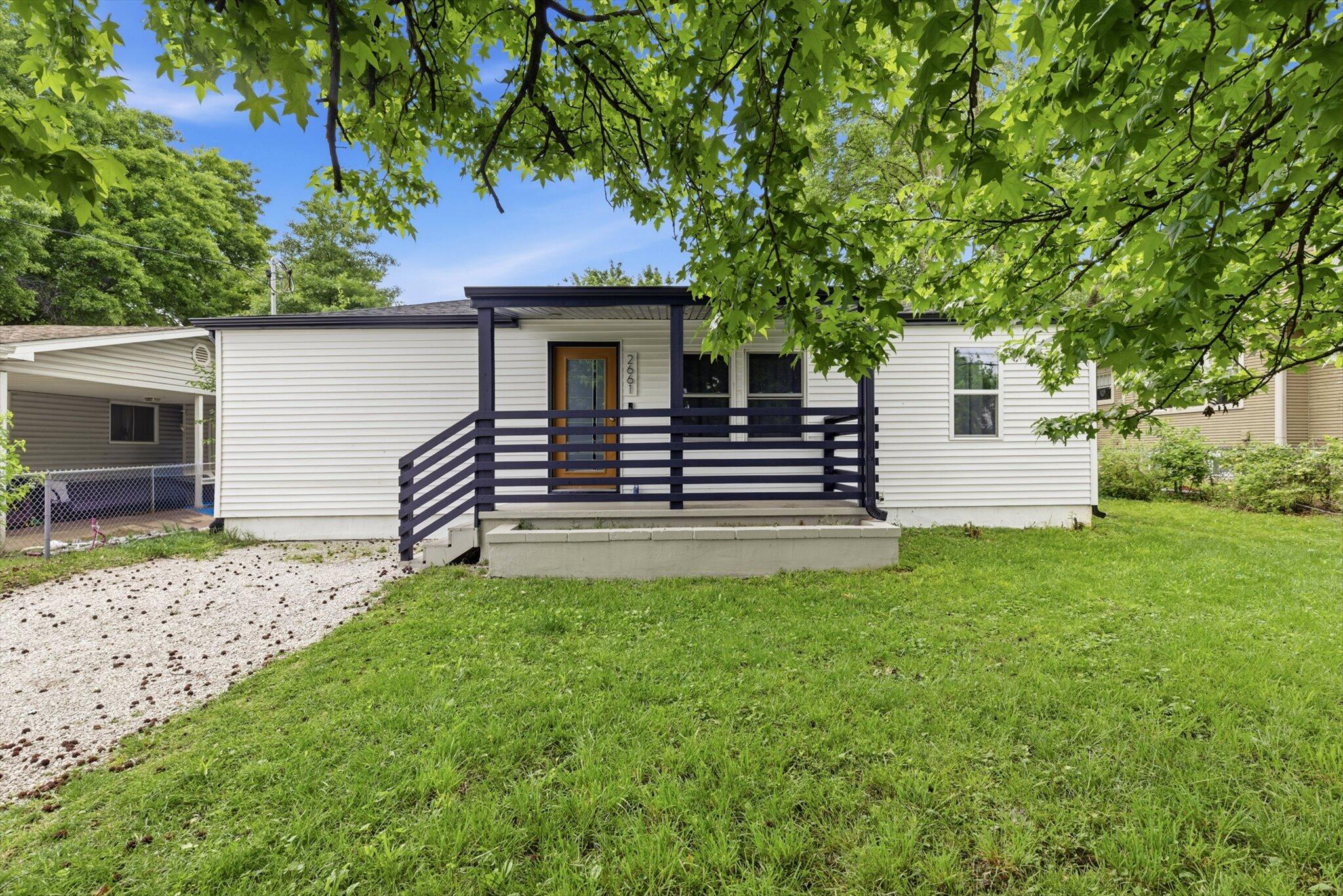 2661 E Division Street — photo