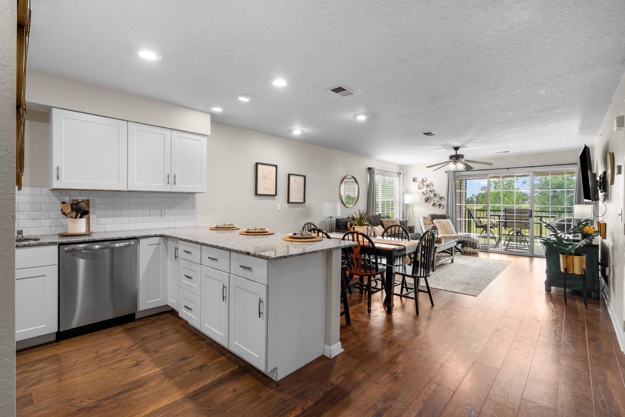110 W Rockford Drive a6 — photo