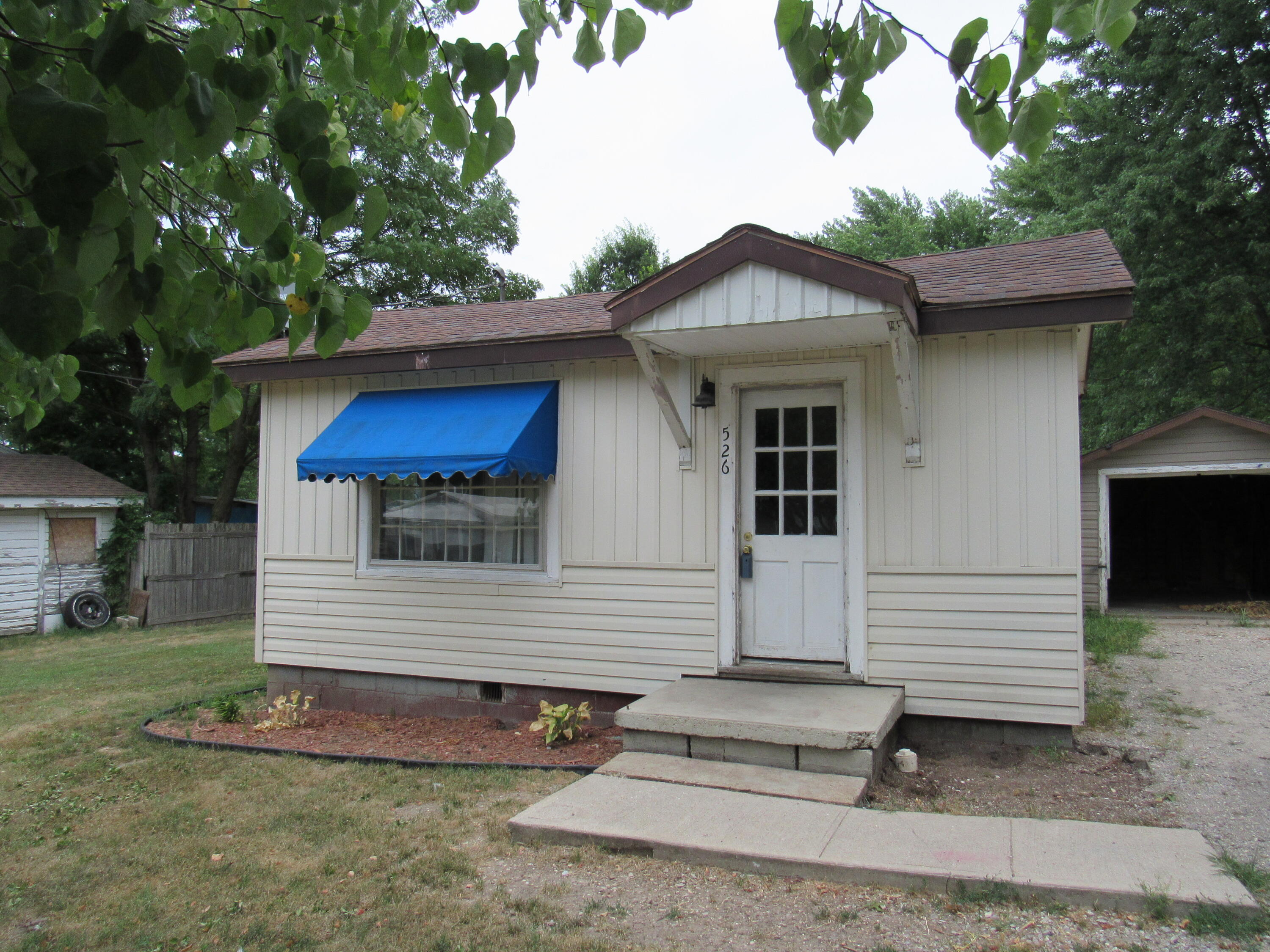 526 S Walnut Street — photo