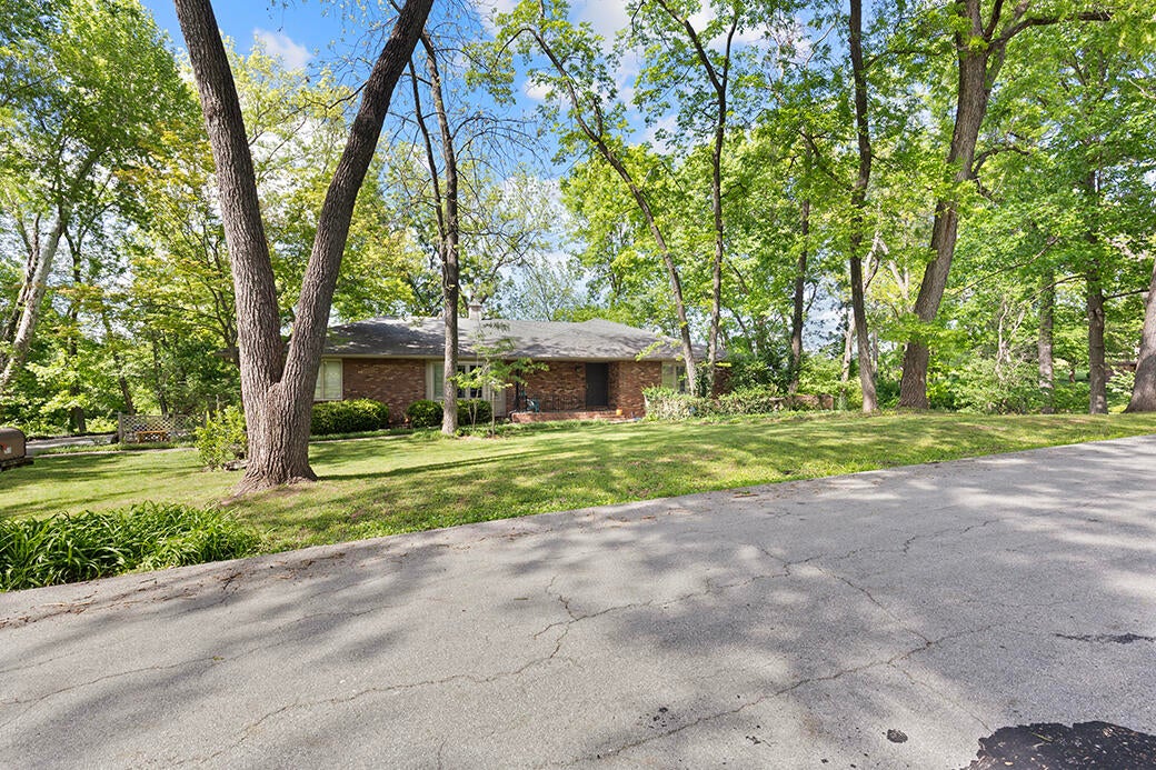 2615 E Melbourne Road — photo