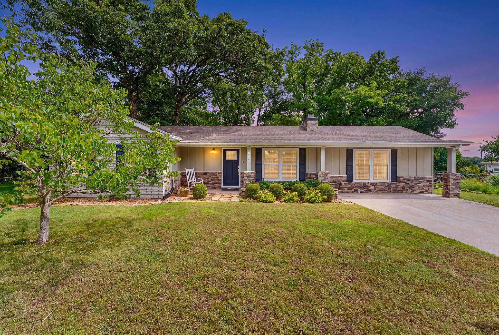 909 Cliff Drive — photo