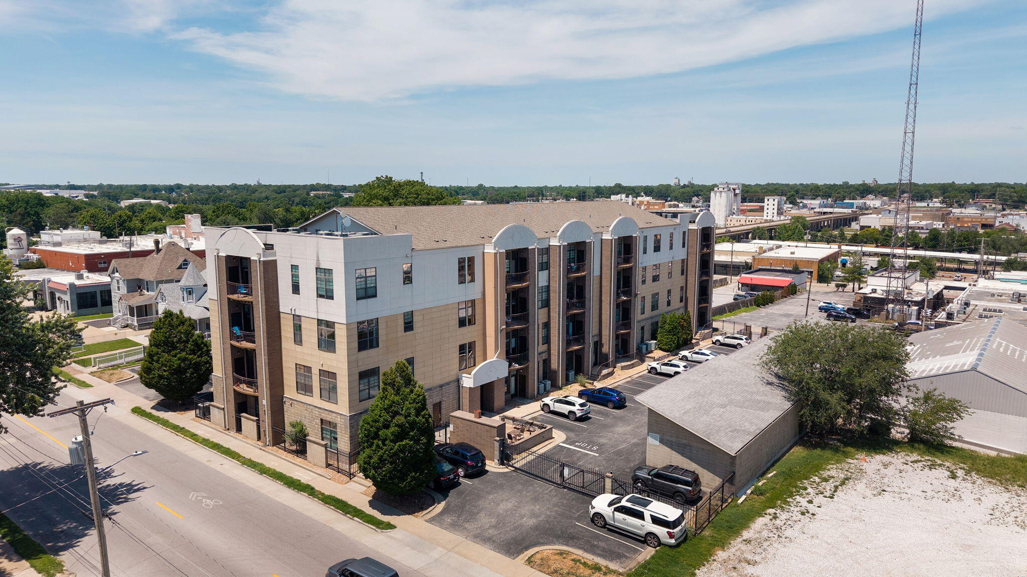 623 W Walnut Street Unit 301 — photo