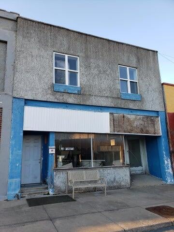 210 E Broadway Street — photo