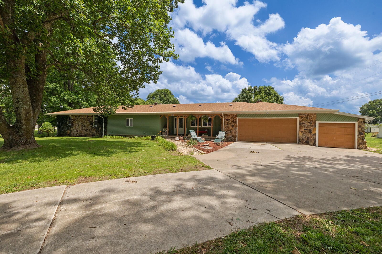 5008 S Cloverdale Lane — photo