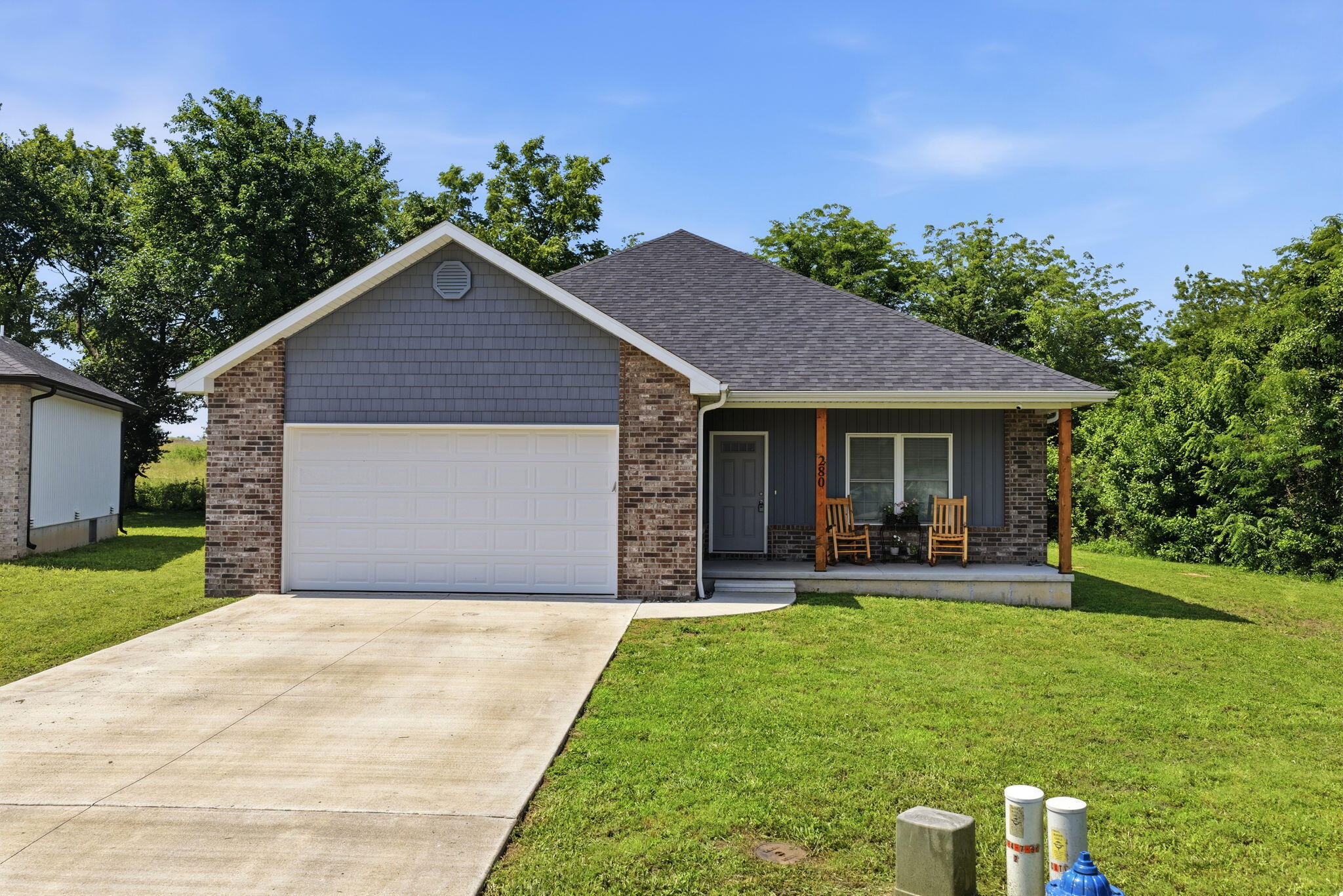 280 W Erin Circle — photo