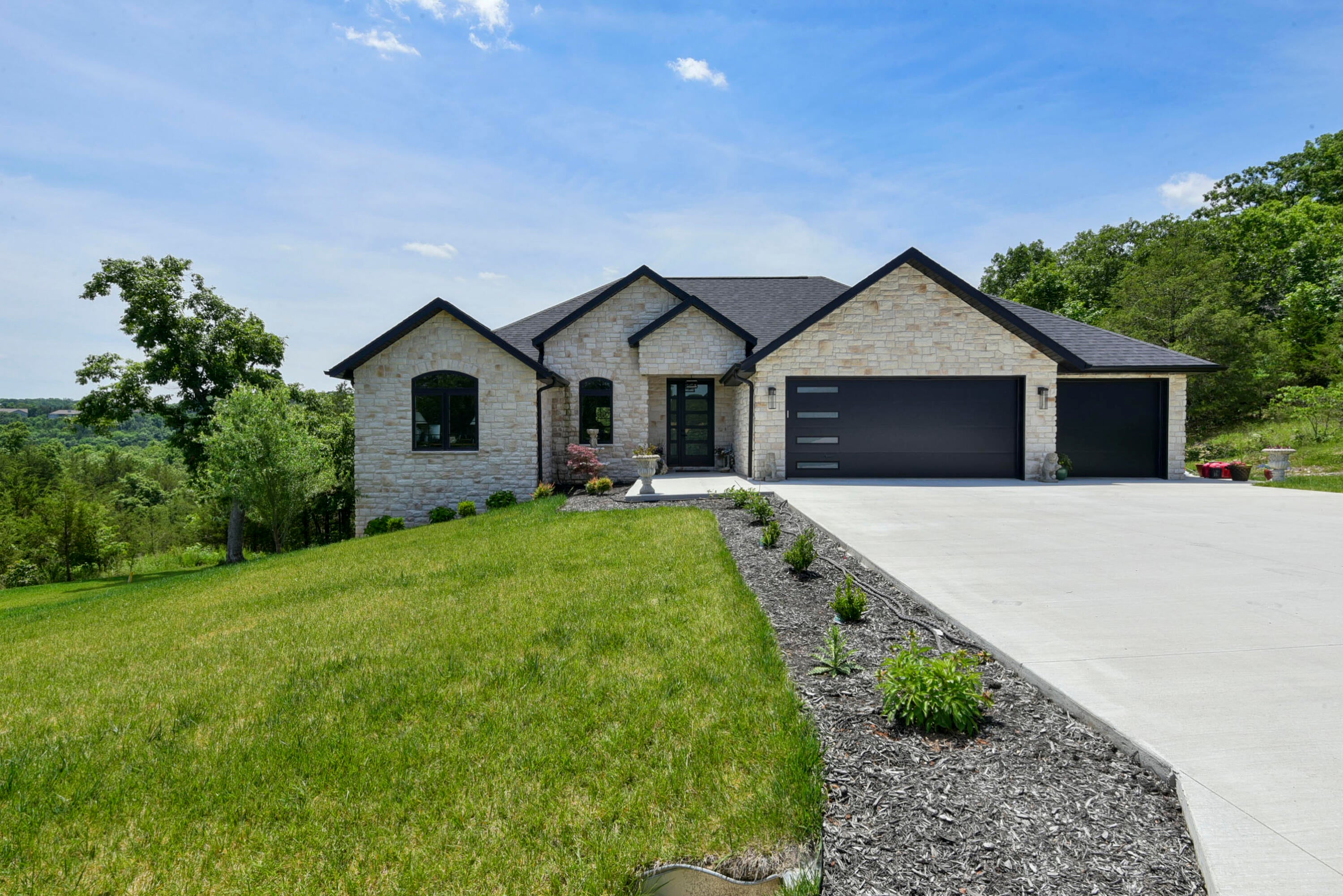 350 Beechwood Drive — photo