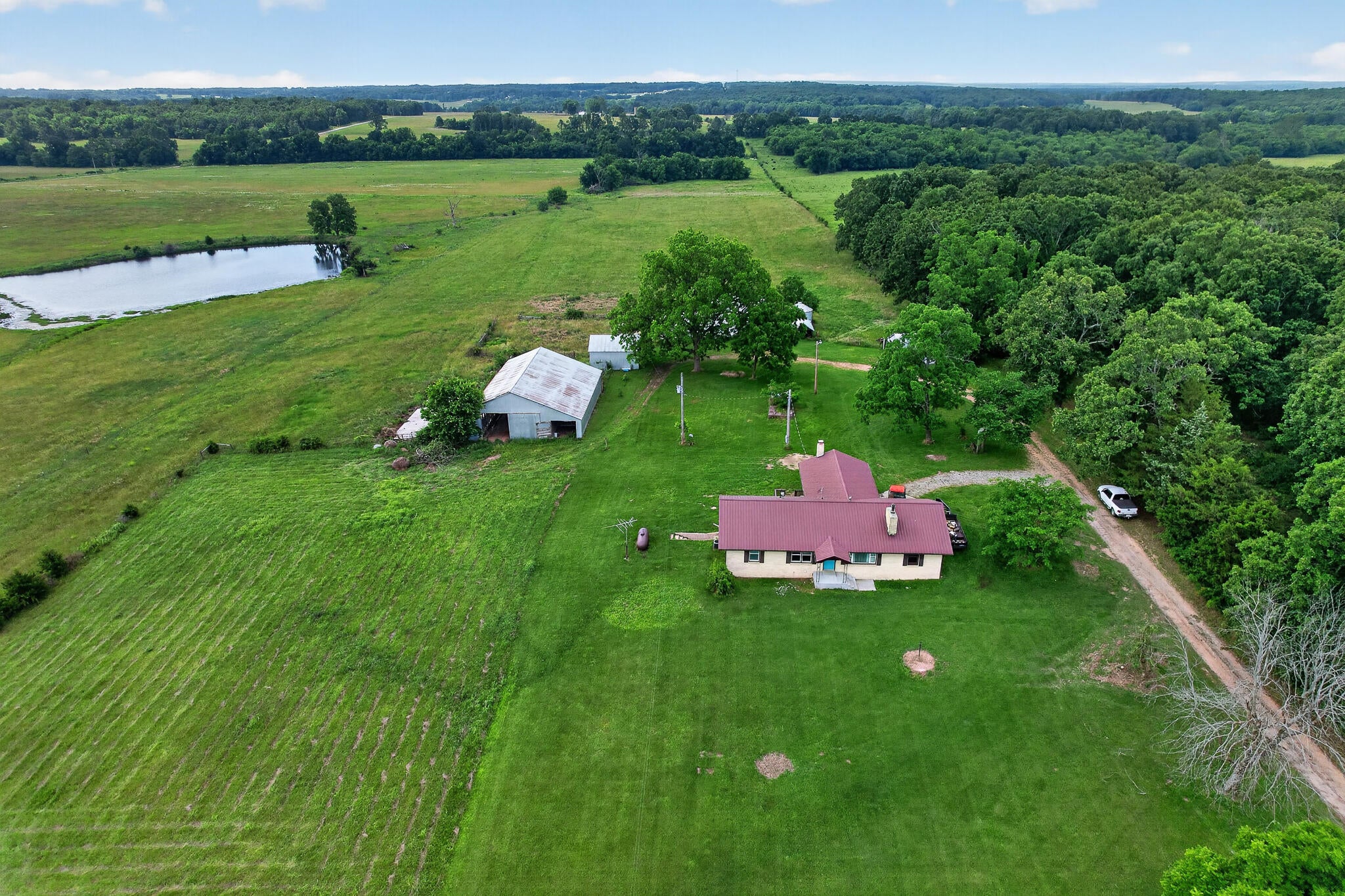 820 S Dallas County Line Road — photo