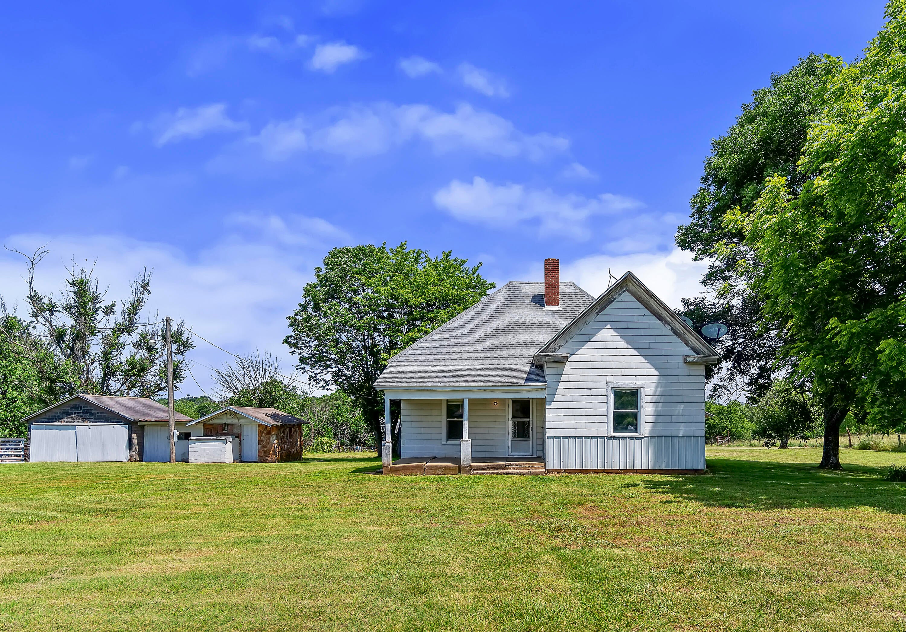 8527 W Farm Road 76 — photo