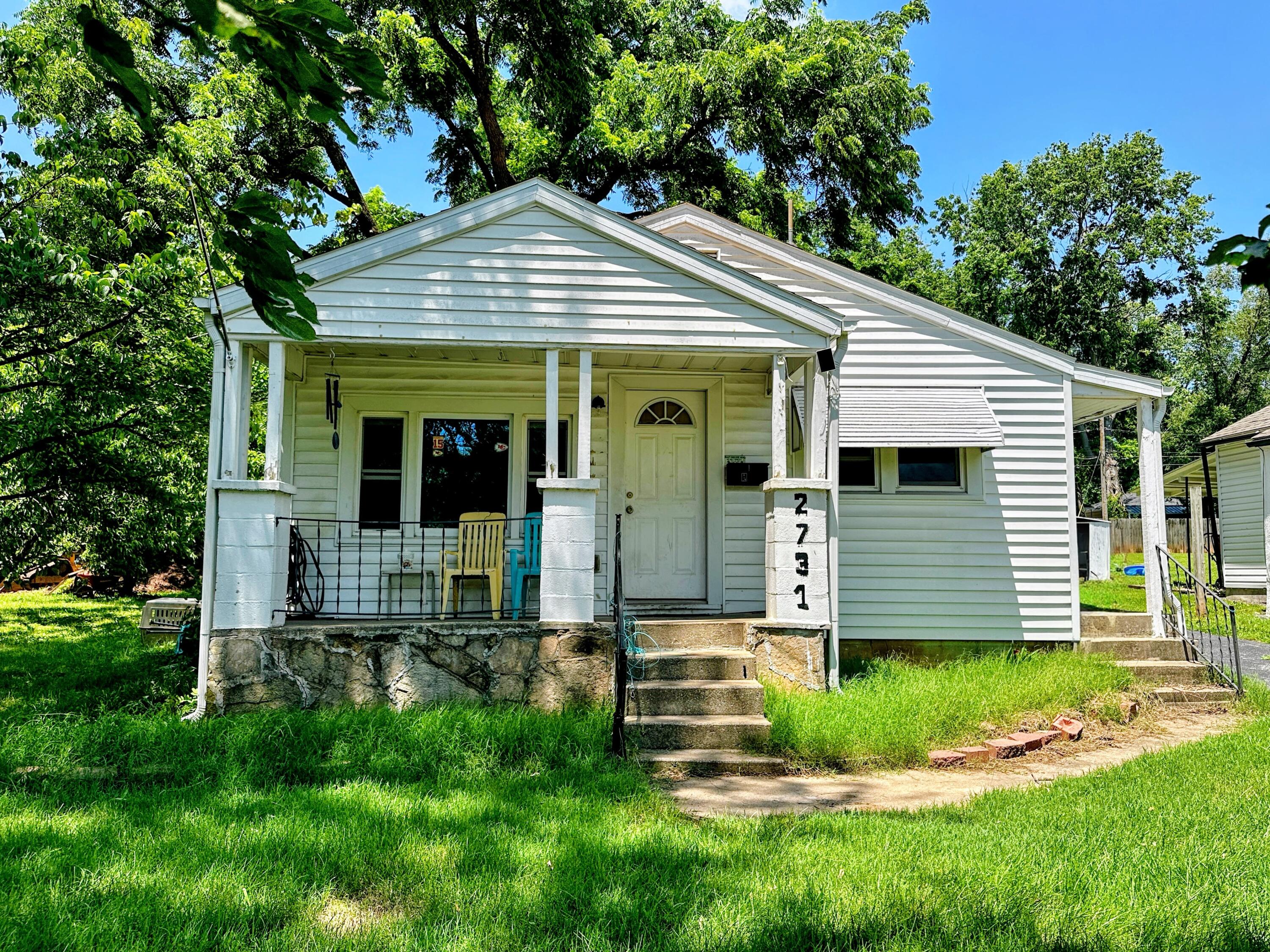 2731 W Walnut Street — photo