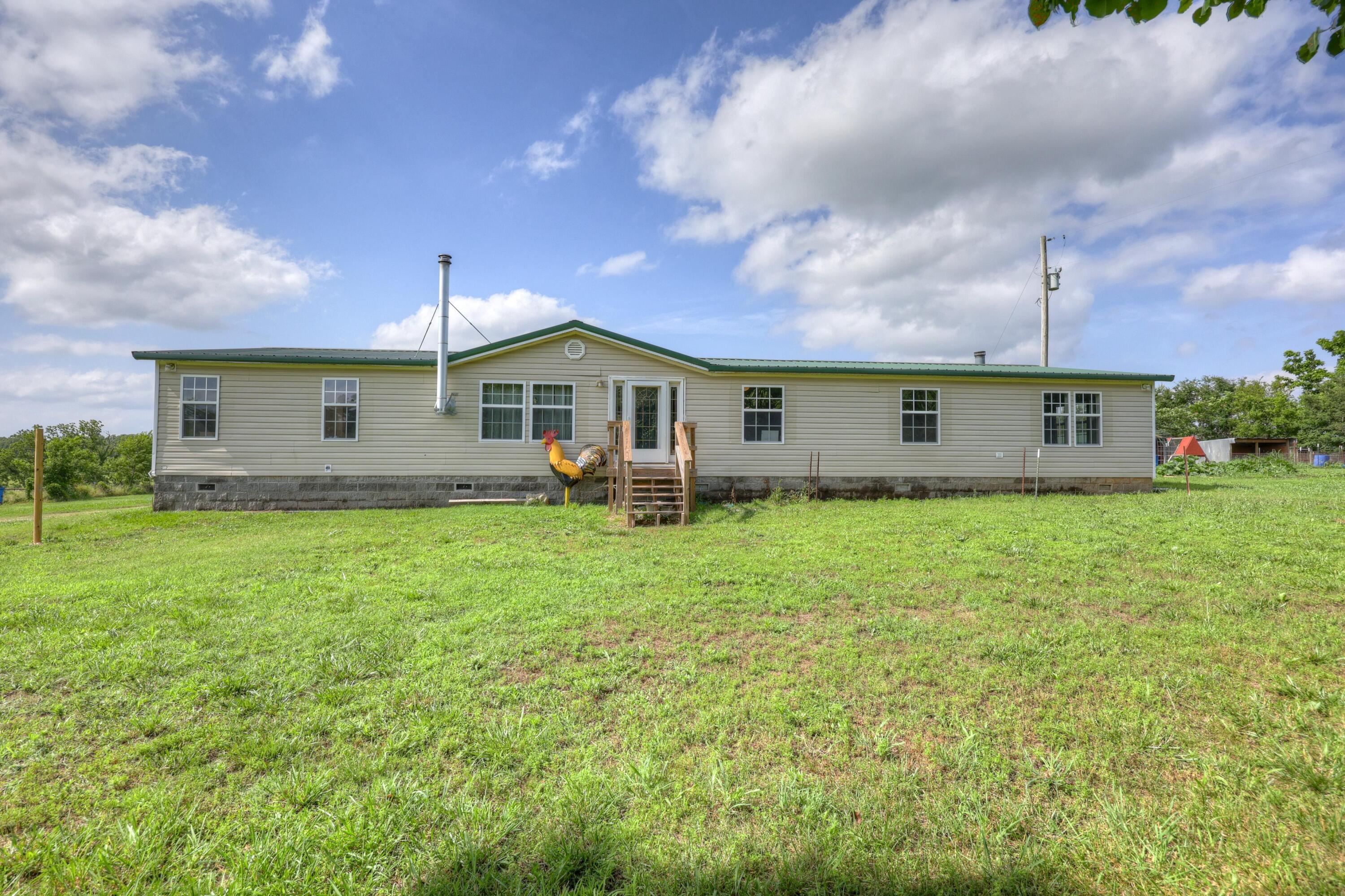 9072 E State Highway 76 — photo