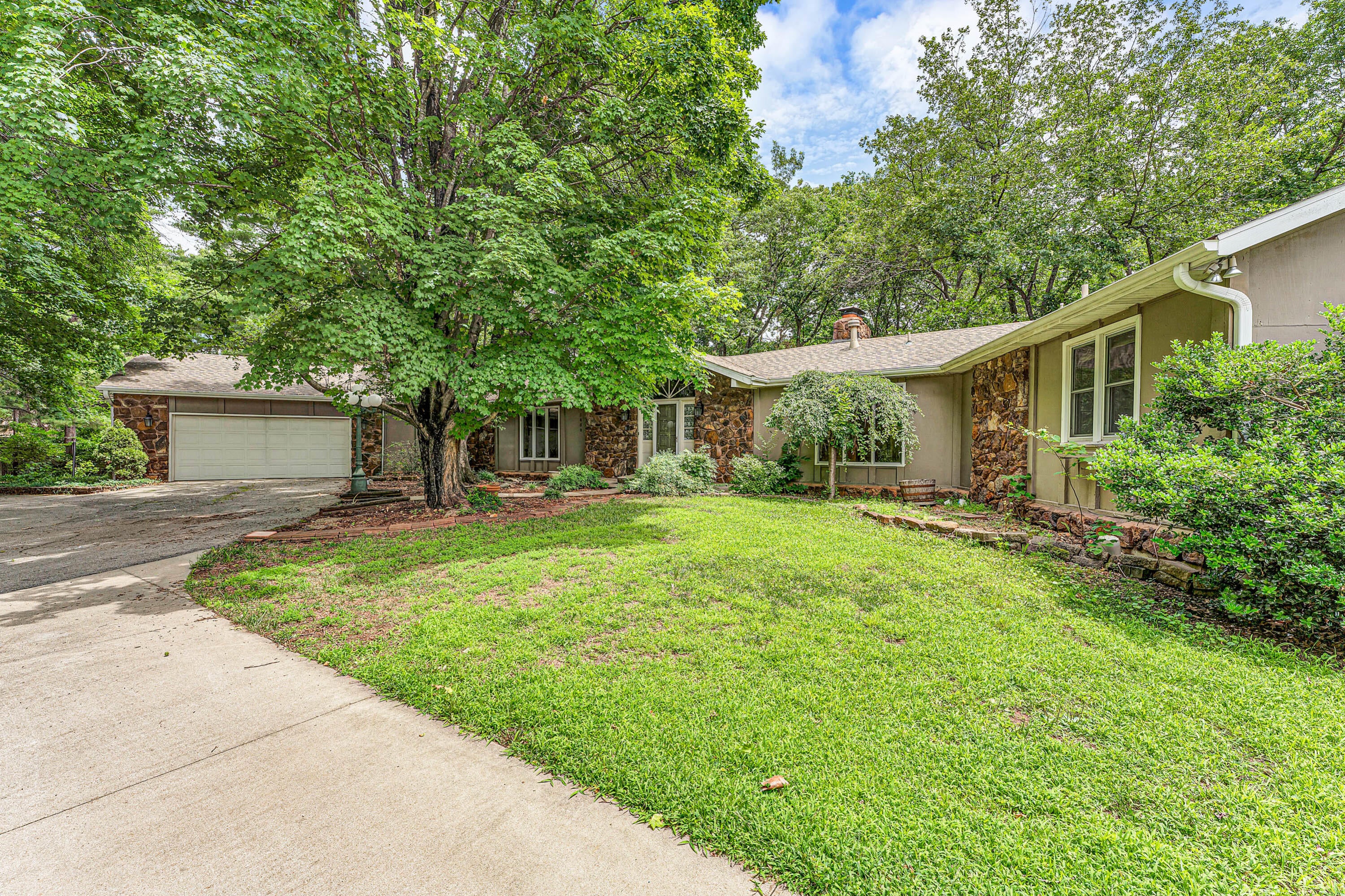 5450 S Farm Road 137 — photo
