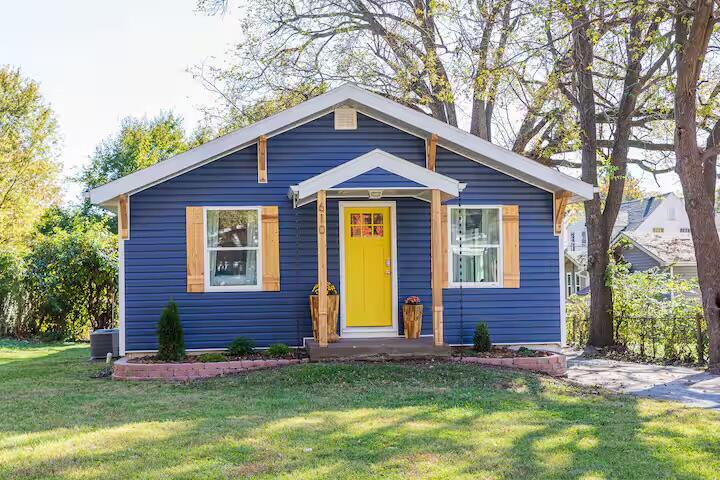610 E Cozy Street — photo