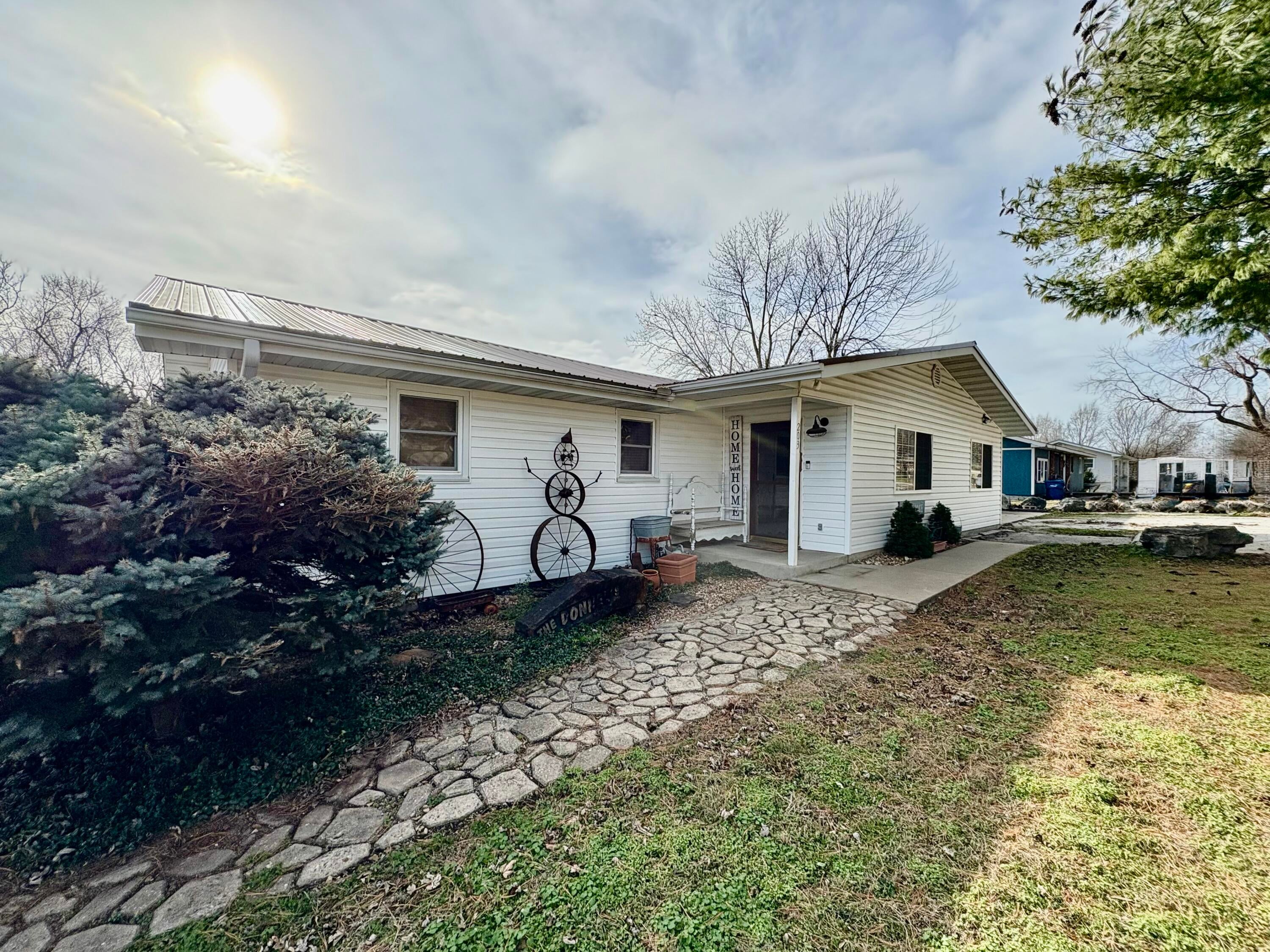 203 Wynes Circle — photo
