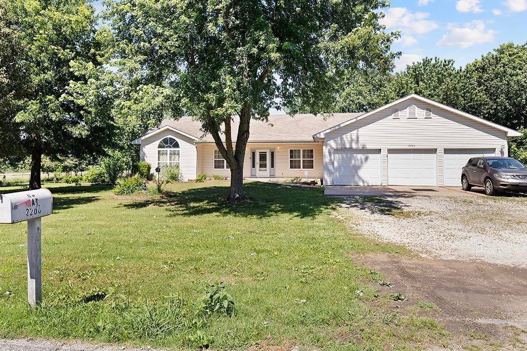 2200 S Crestview Drive — photo