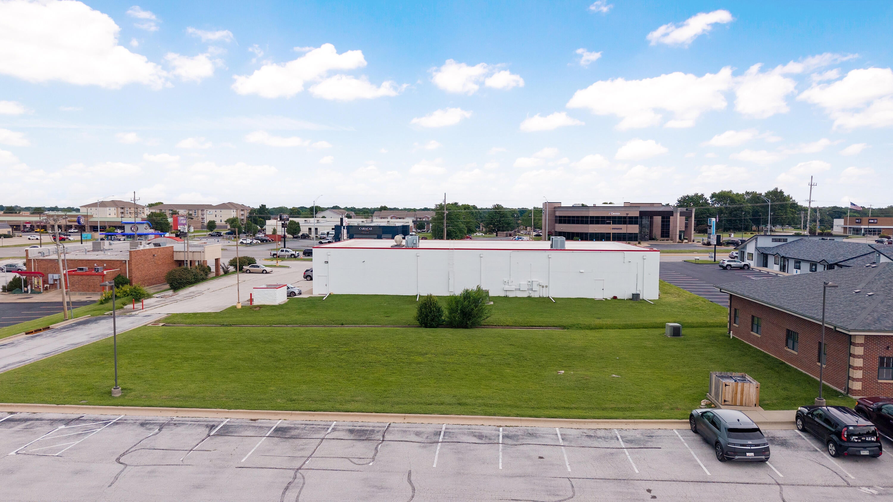 Home in Springfield, MO 65807 — photo 2