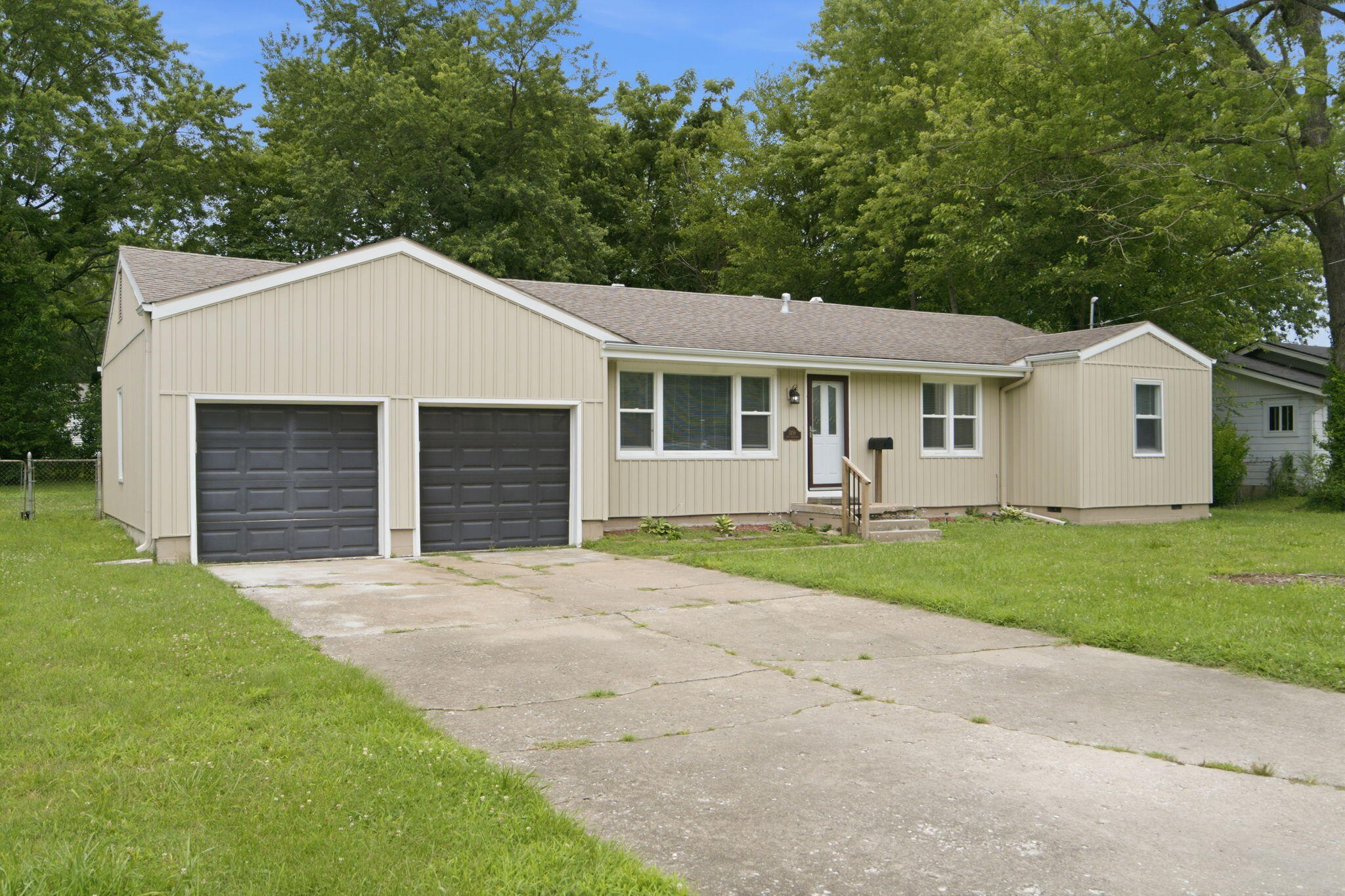 1259 E Berkeley Street, Springfield, MO 65804 — photo 2