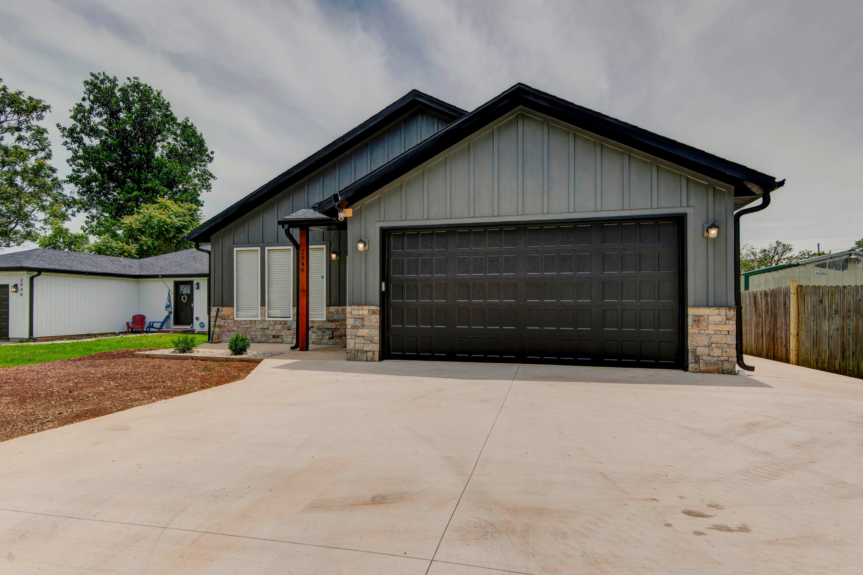 2946 W Olive Street — photo