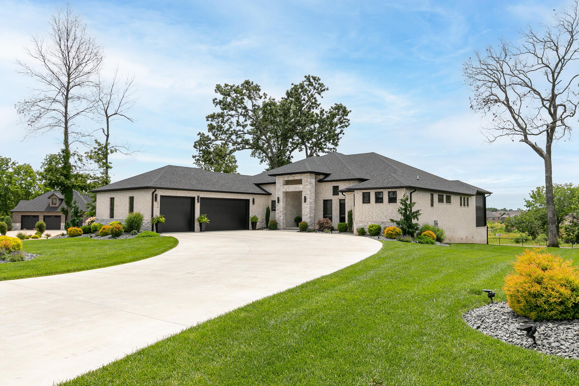 874 E Kenmare Court — photo