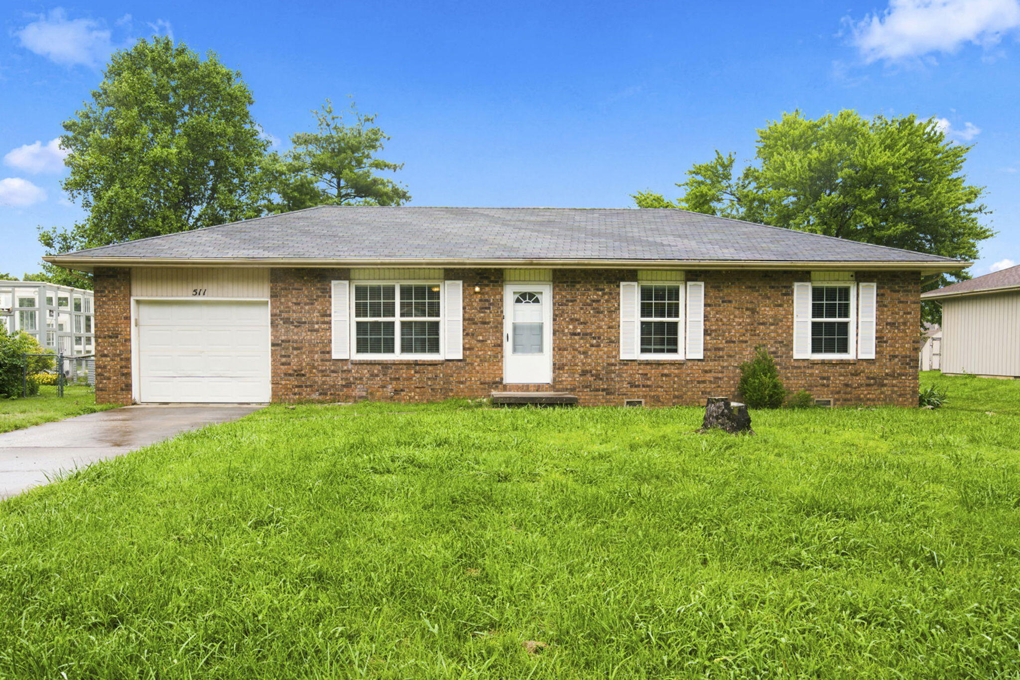 511 E Dyann Drive — photo