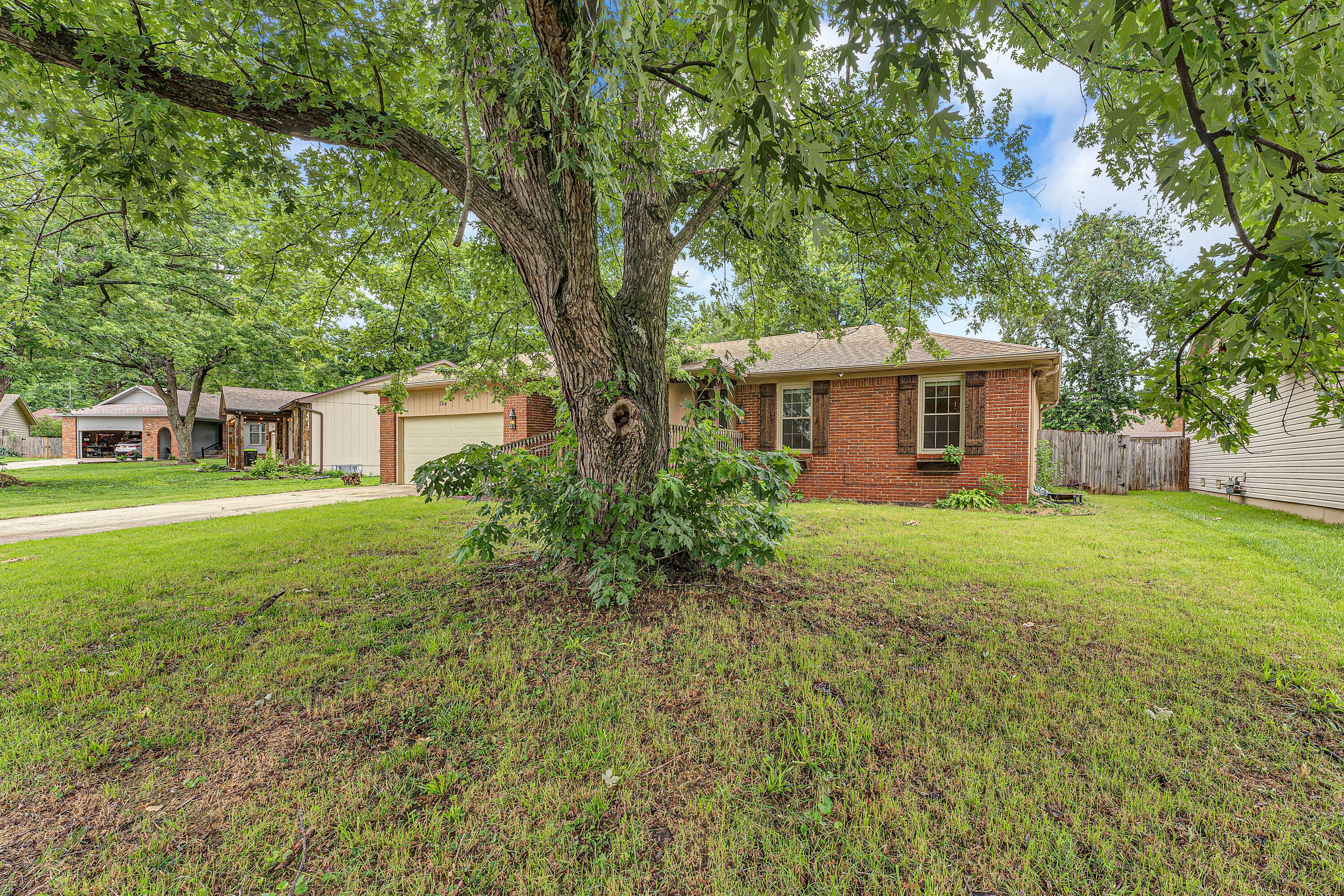 1375 E Dunkirk Street, Springfield, MO 65804 — photo 2