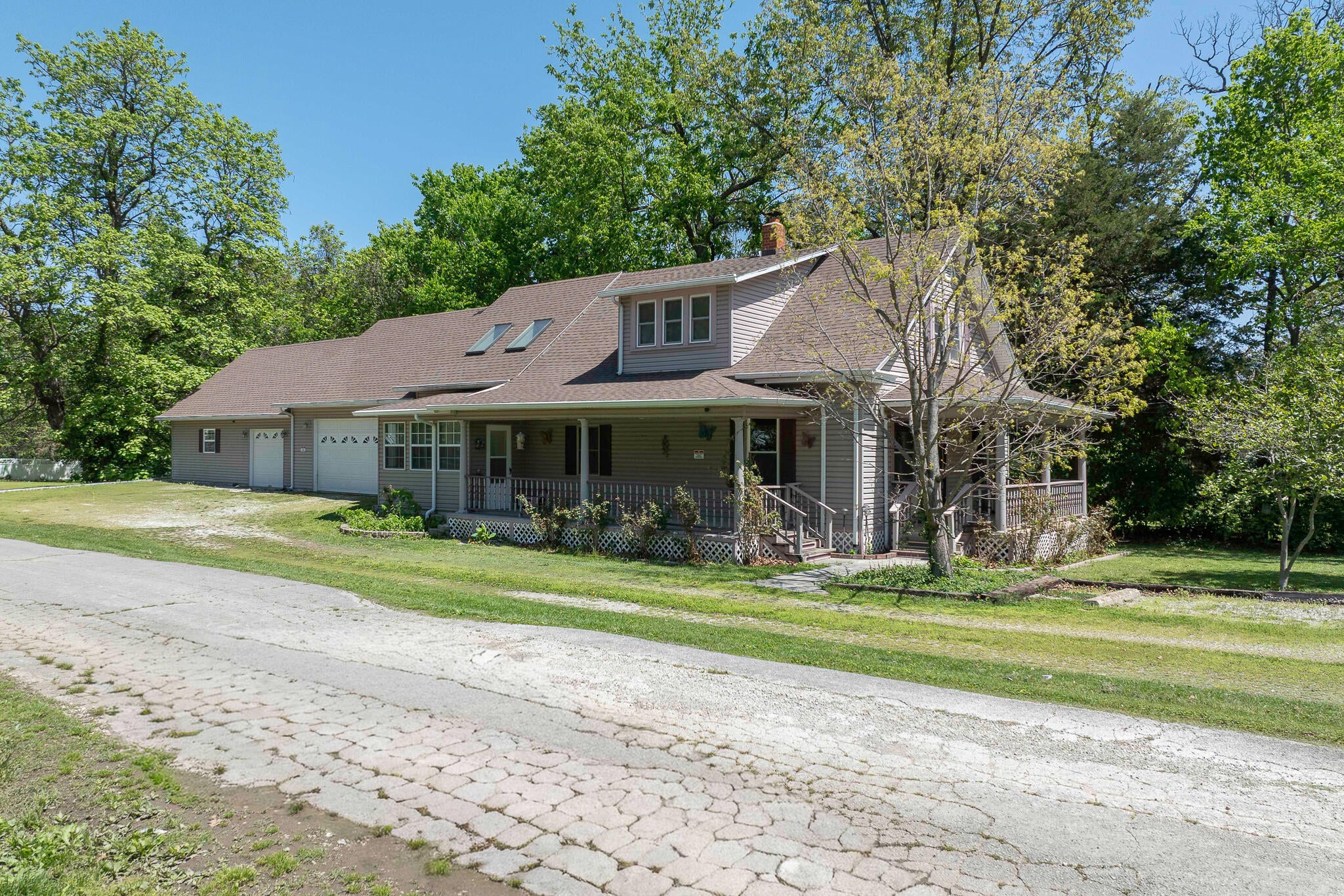 537 W Talmage Street — photo