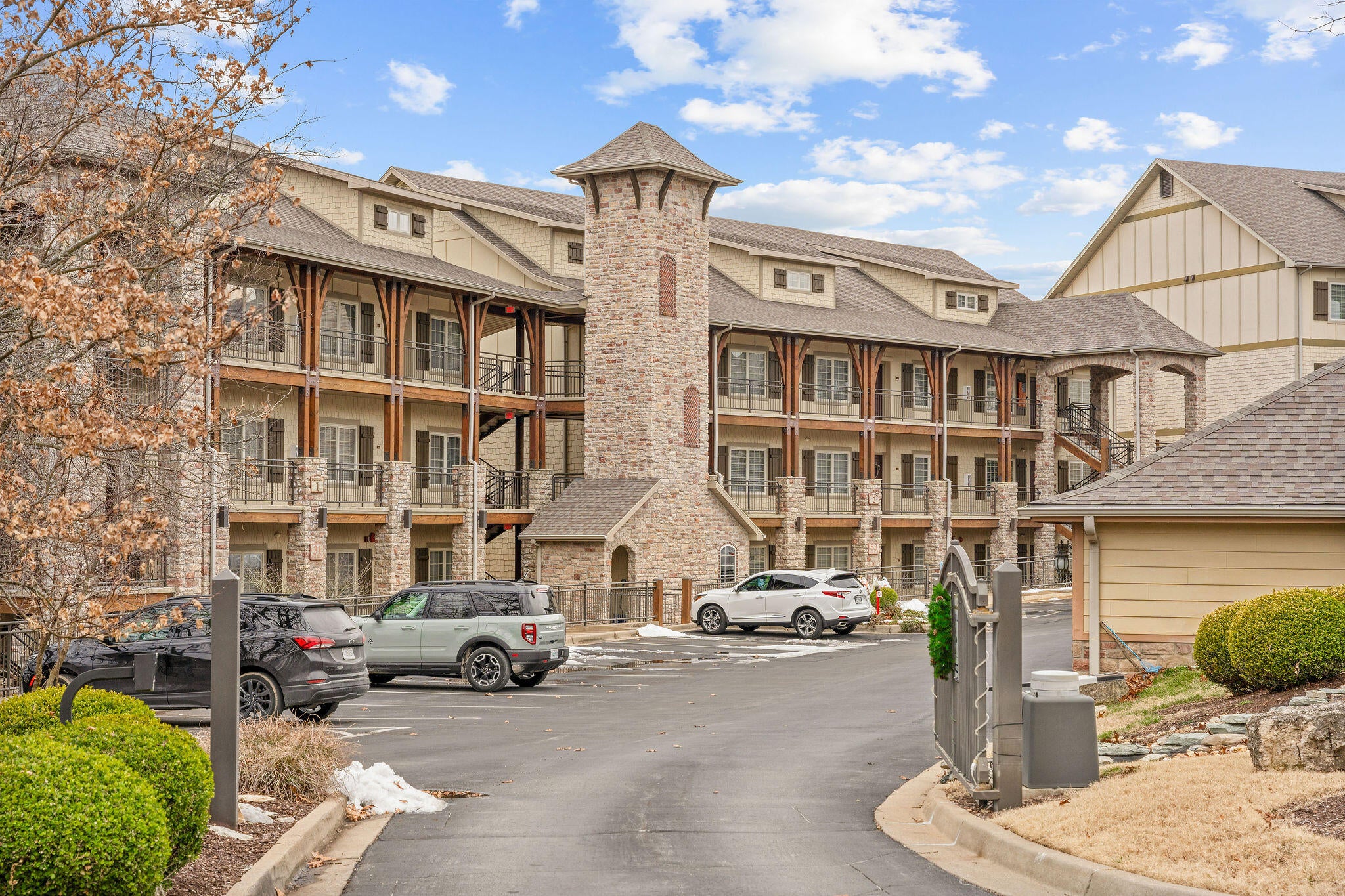 53 Royal Vista Drive 201 — photo