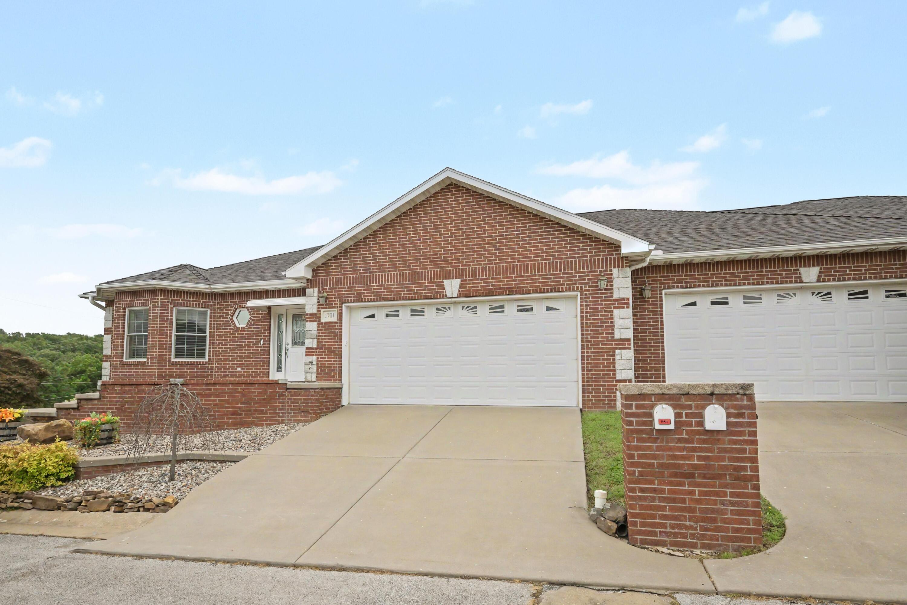 1701 Village Lane — photo