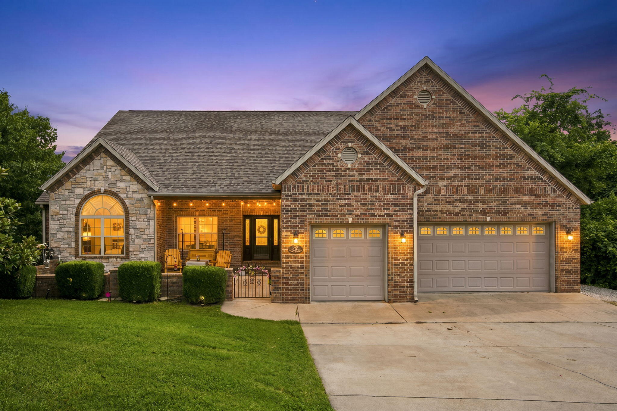135 Roark Hills Drive — photo