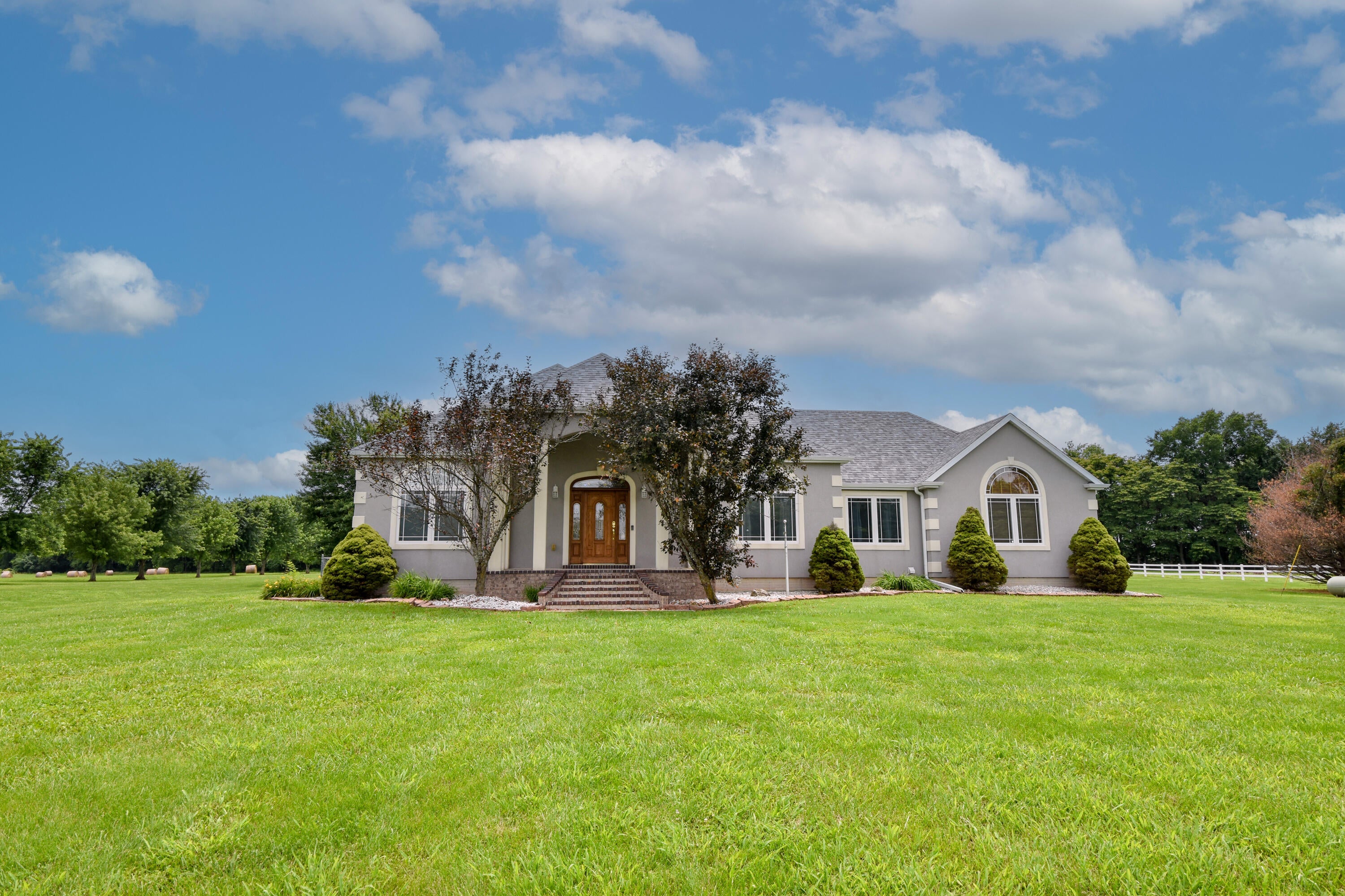 8626 W Farm Road 64 — photo