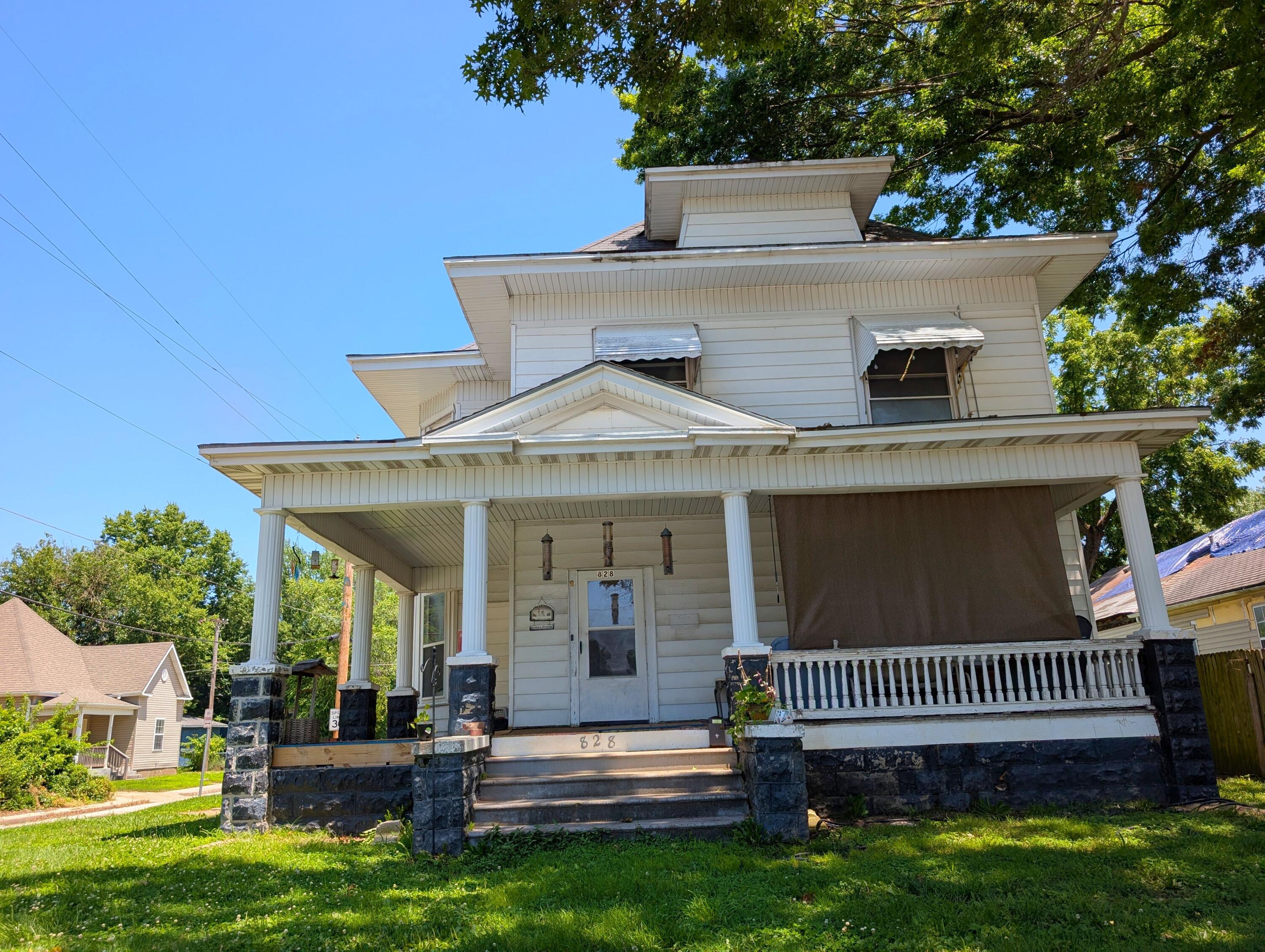 828 N Grant Avenue — photo
