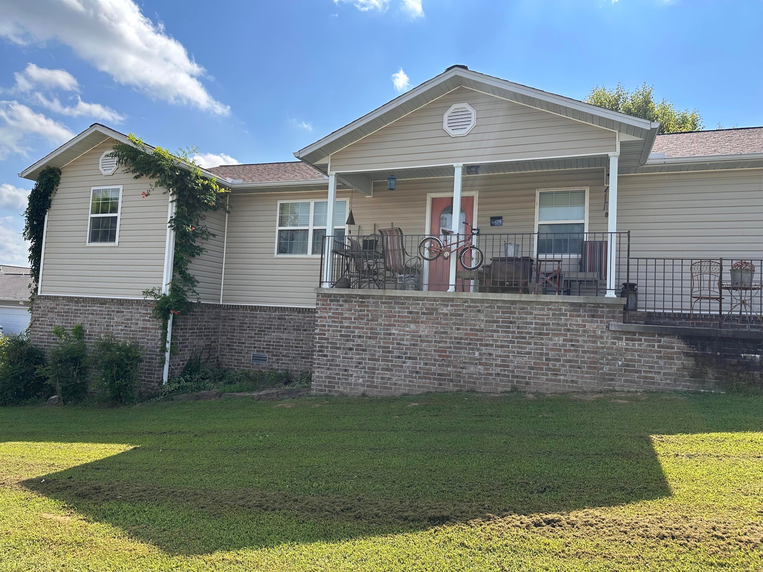 604 Paradise Heights Drive — photo