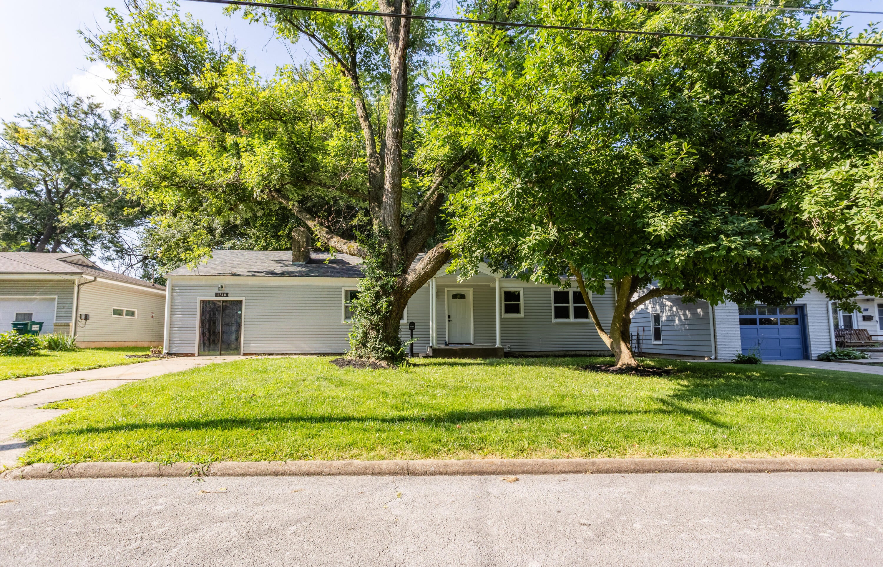 1318 E Cozy Street — photo