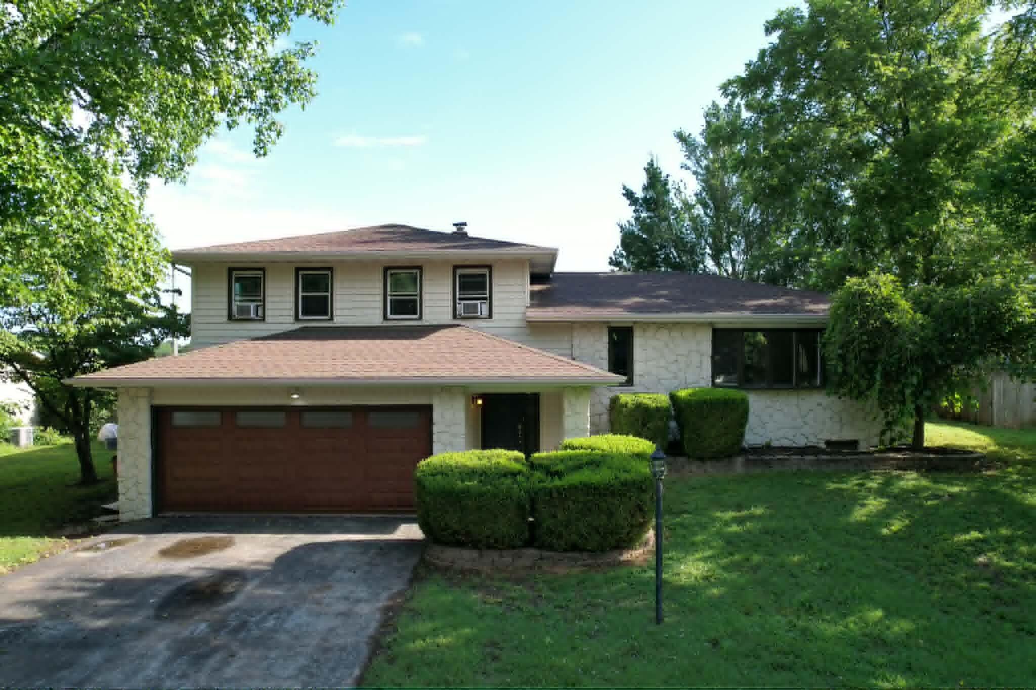 1017 W Meadowview Lane — photo